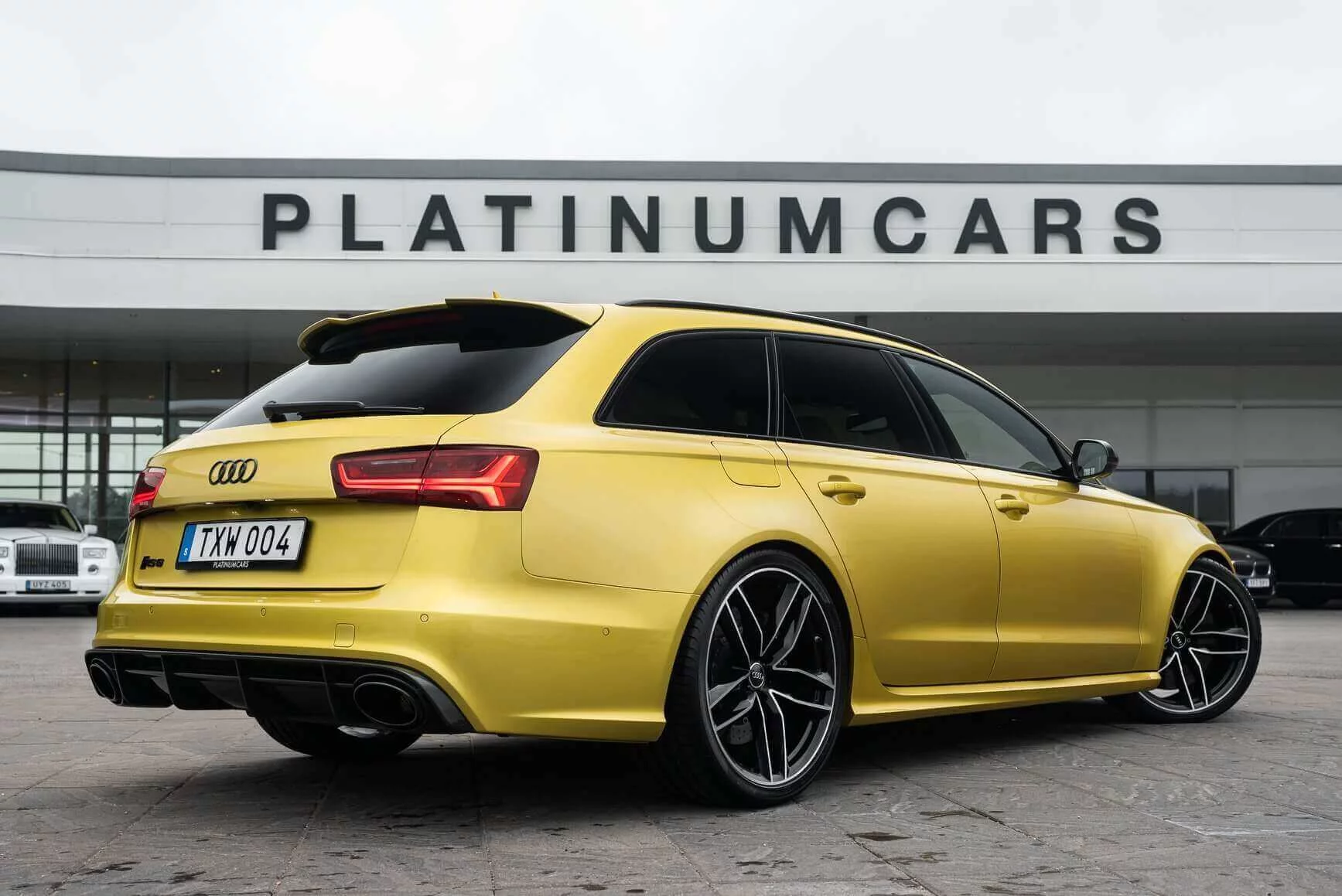 Austin Yellow Audi RS6 Avant