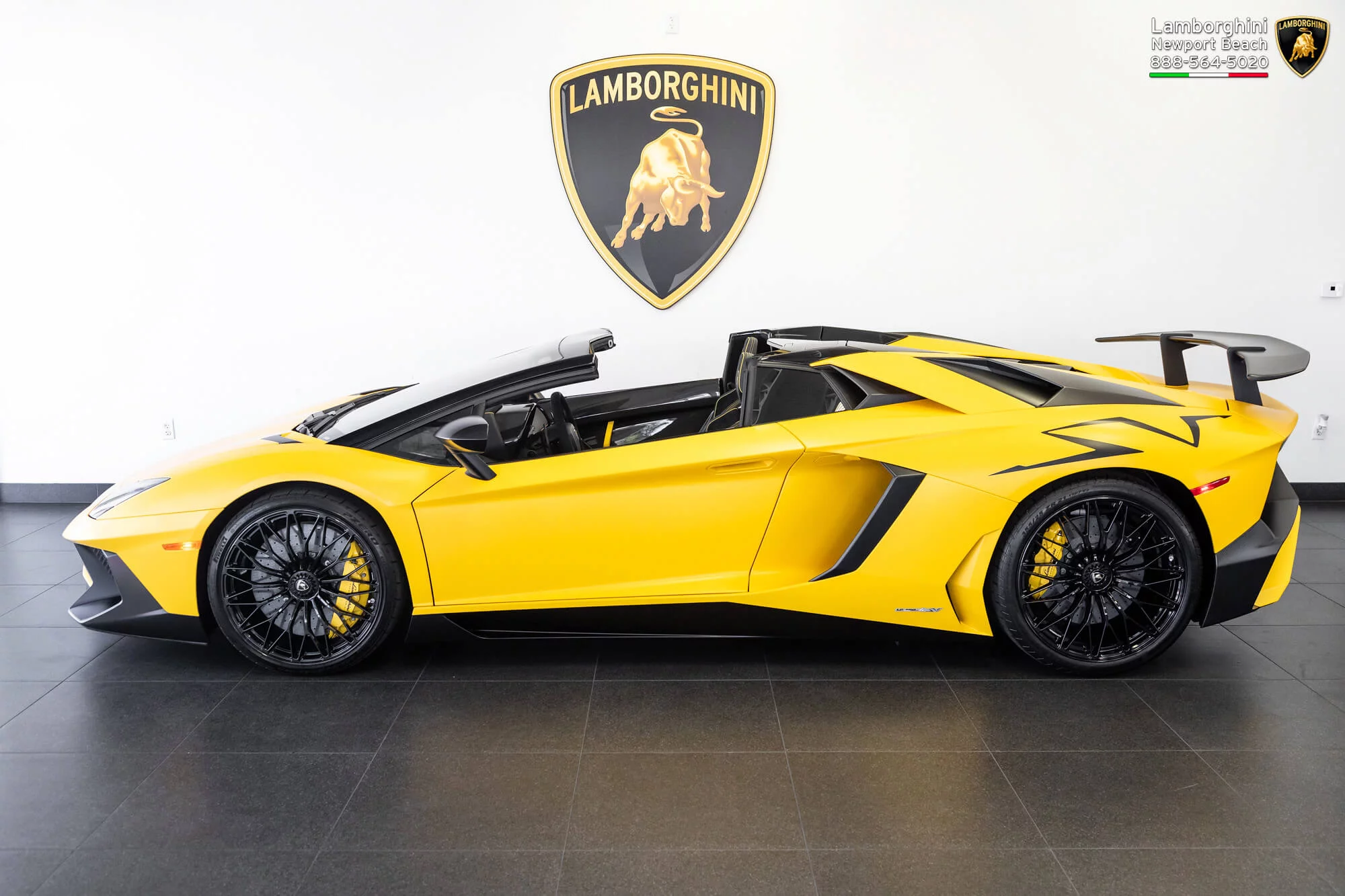 Giallo Horus Lamborghini Aventador