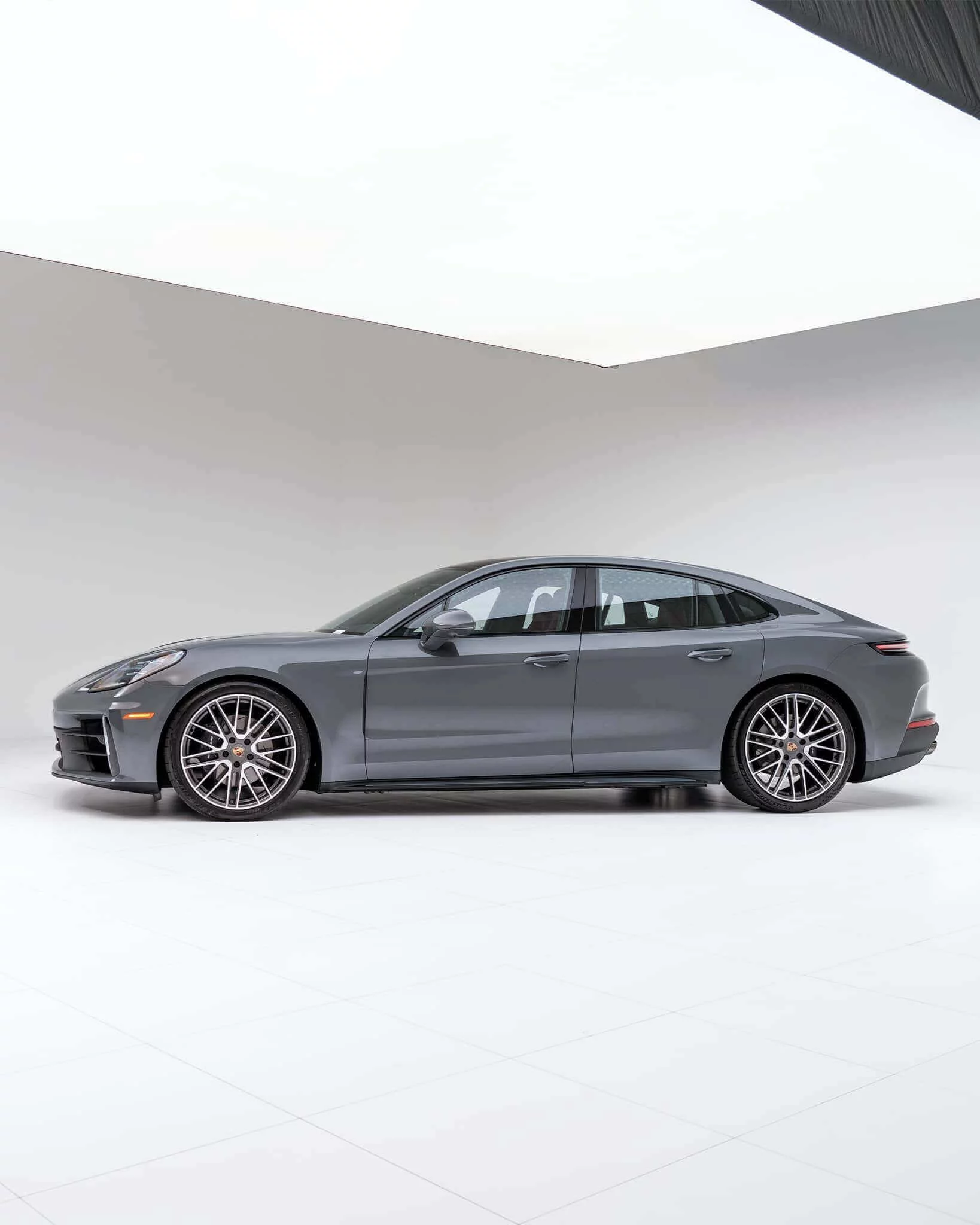 Slate Grey Neo Porsche Panamera