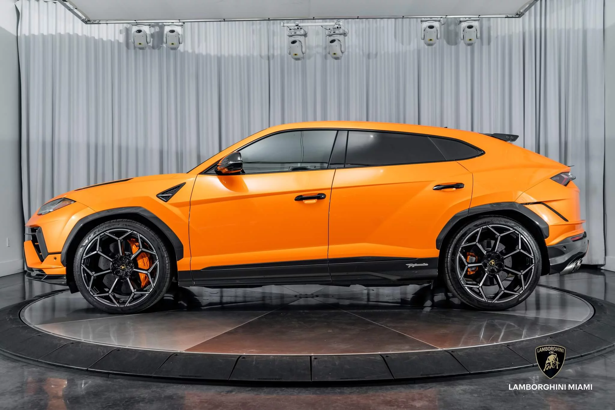 Arancio Borealis Lamborghini Urus