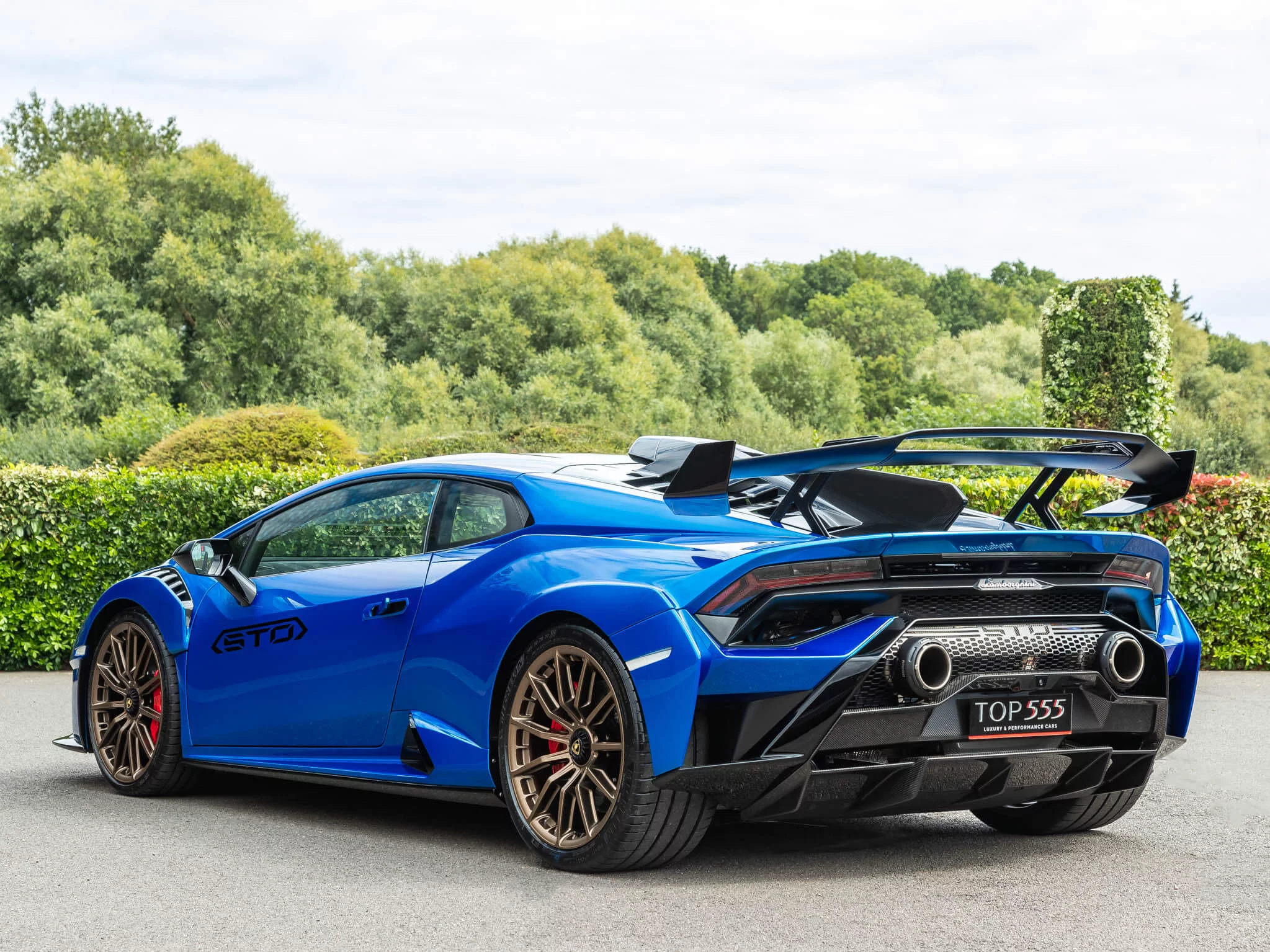 Blu Nethuns Lamborghini Huracán