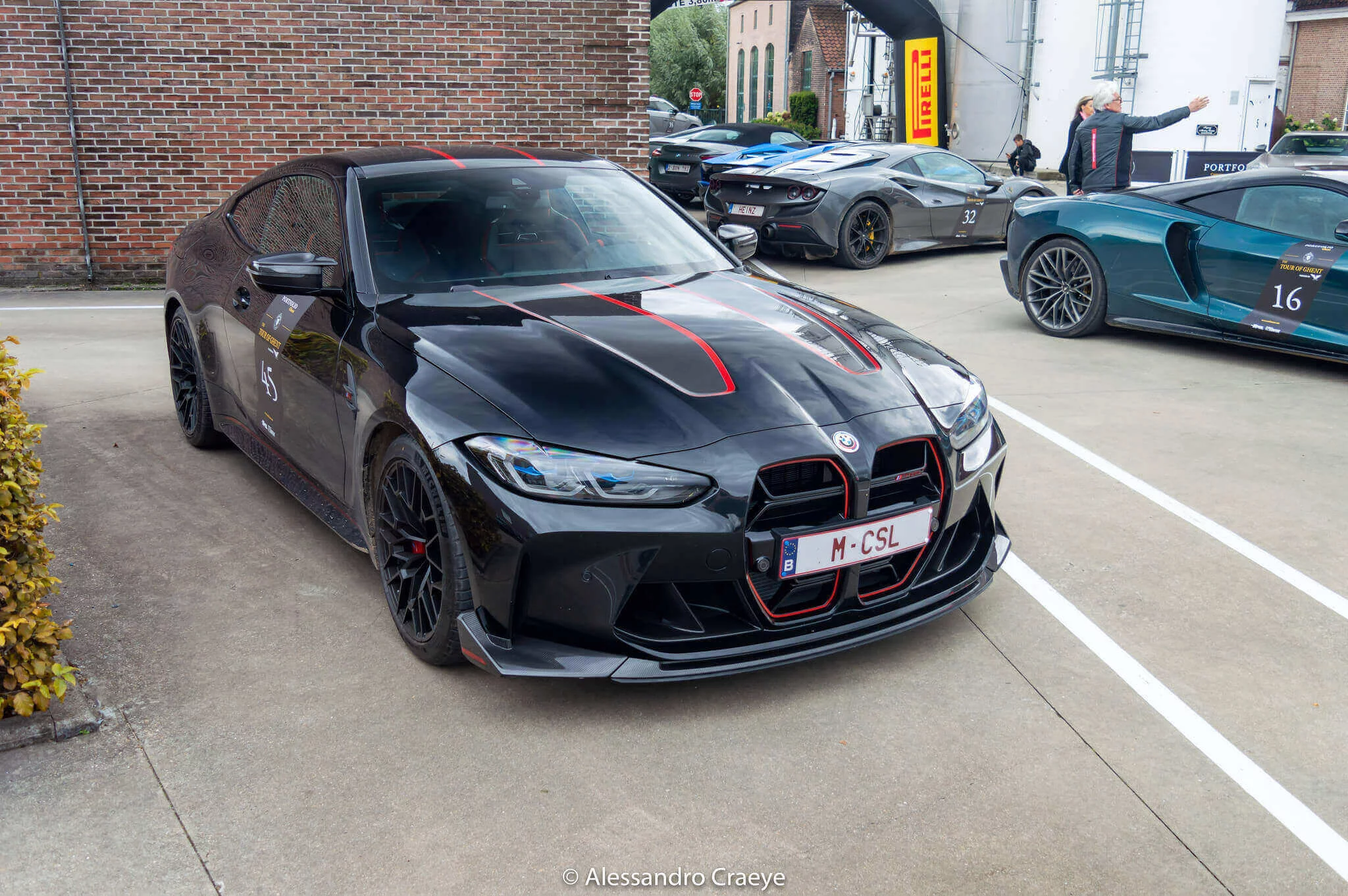 Sapphire Black BMW M4