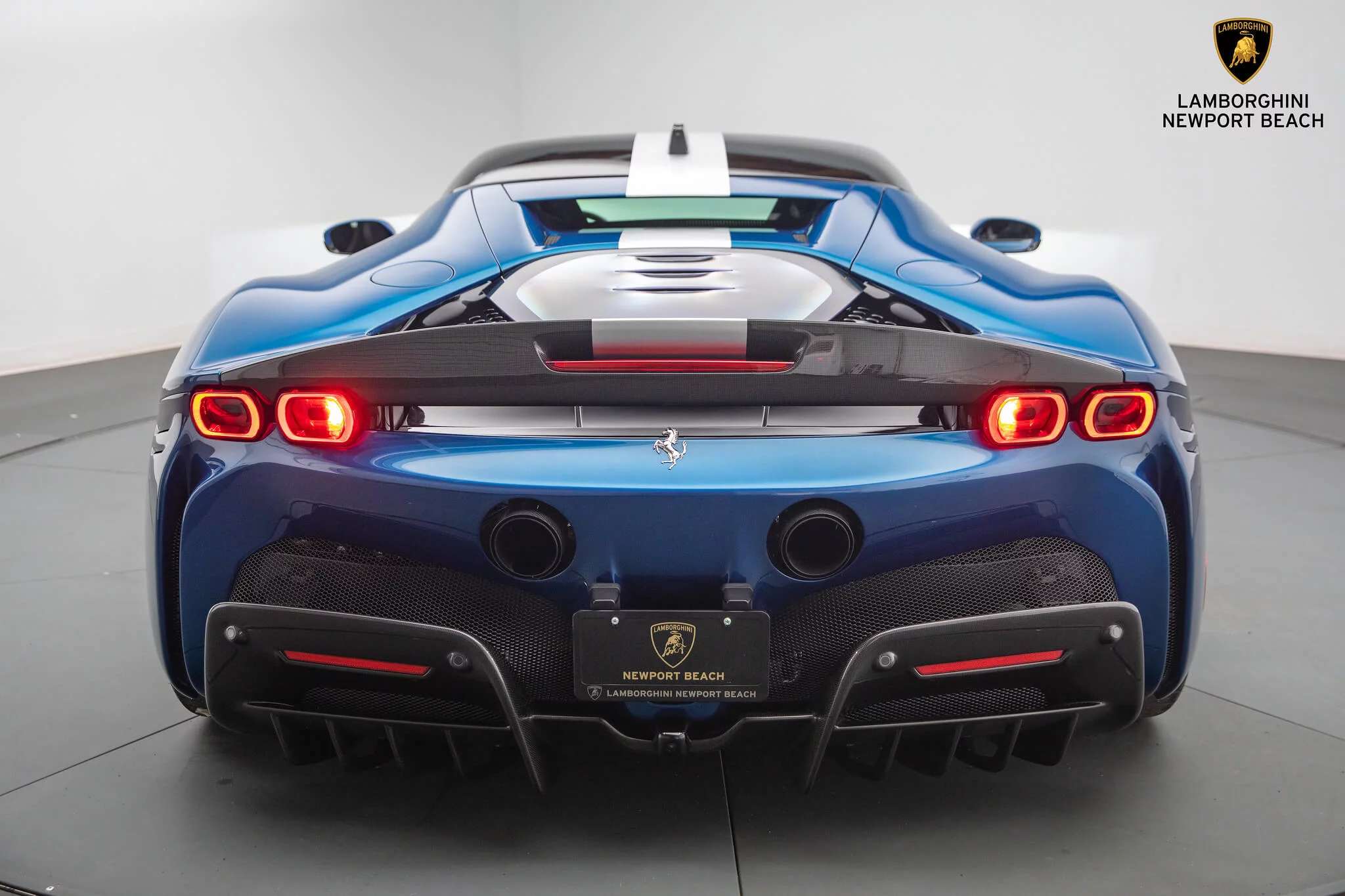 Blu Abu Dhabi Ferrari SF90