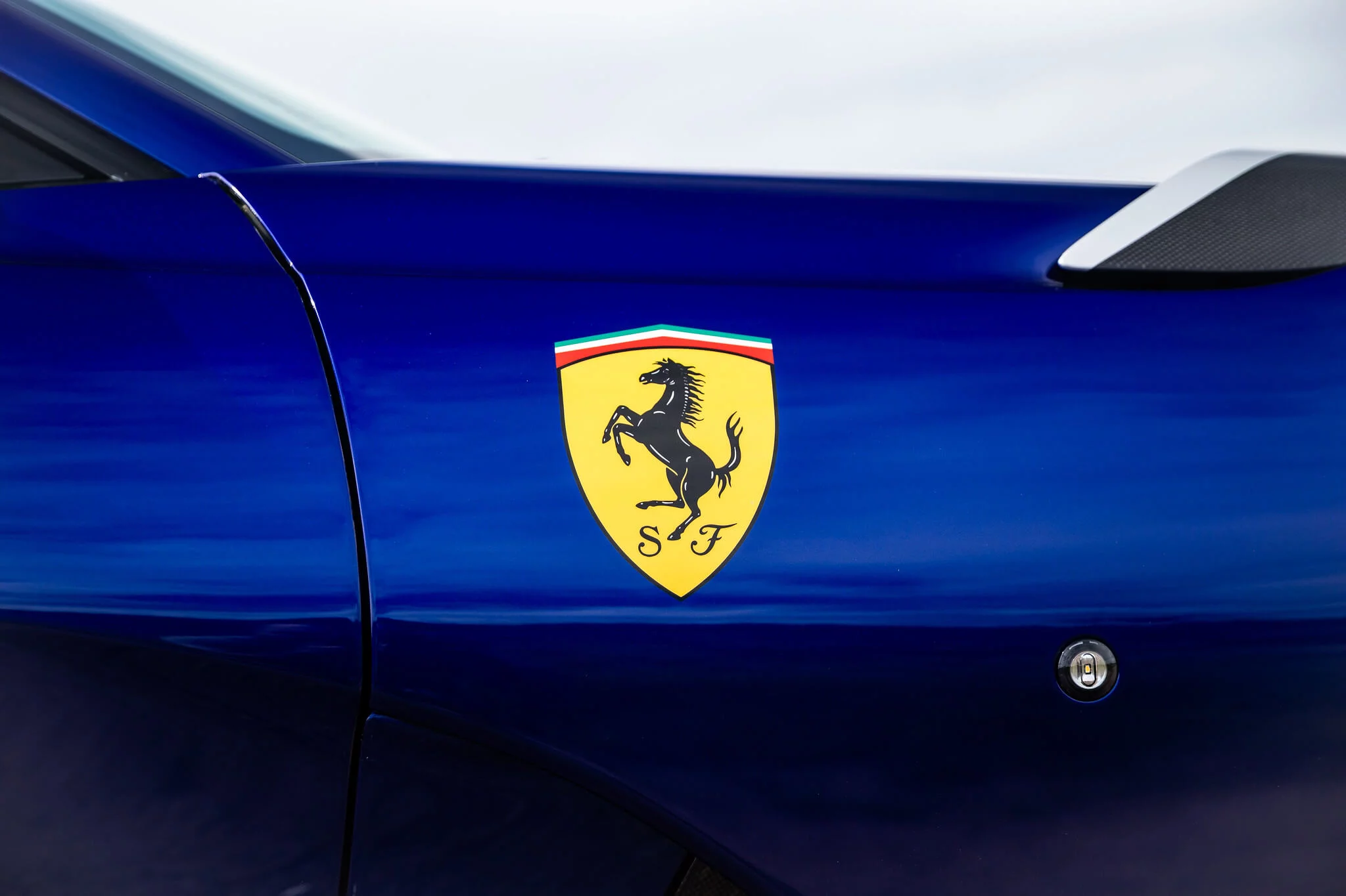 Blu Torrice Ferrari 812