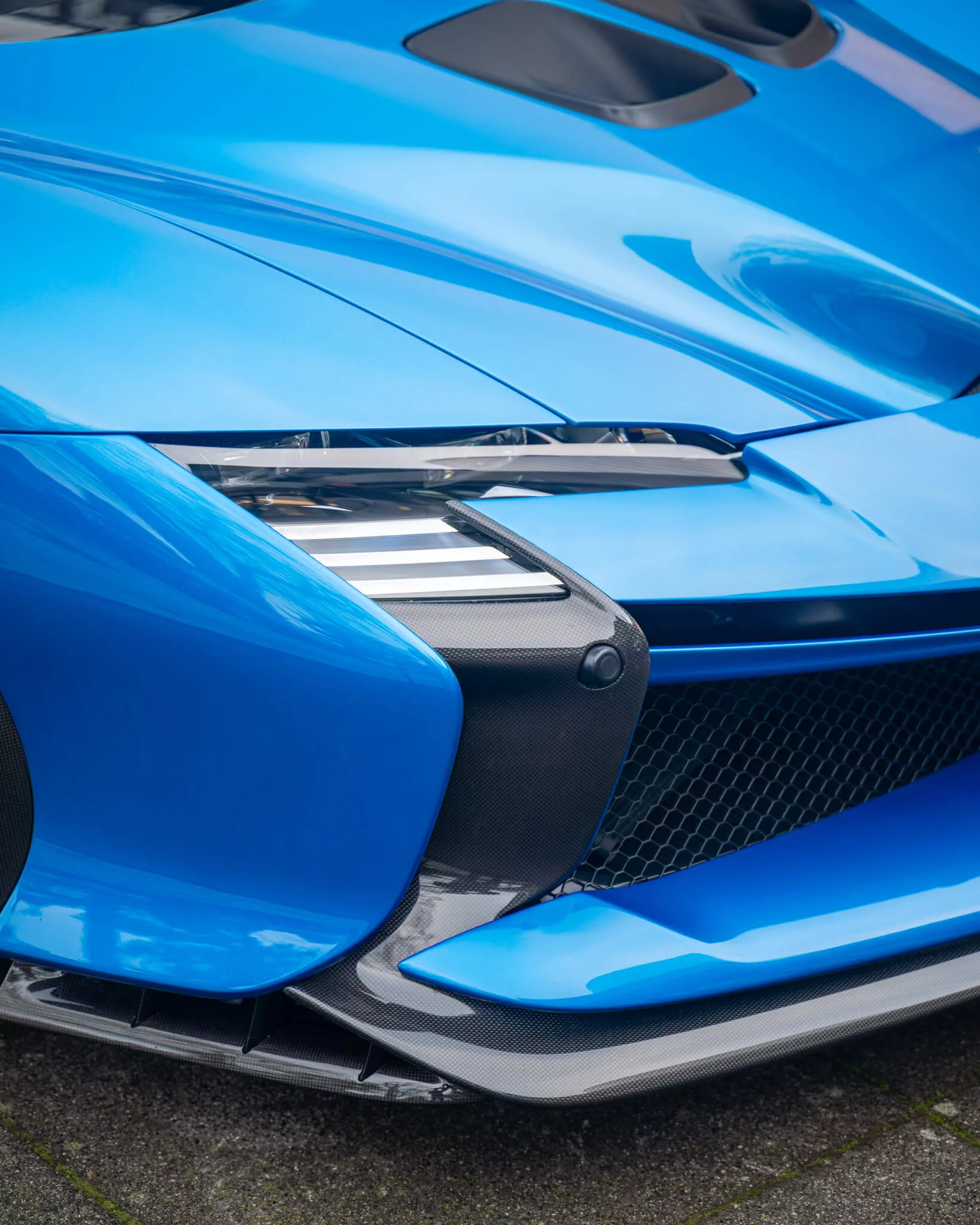 Blu Corsa Ferrari SF90