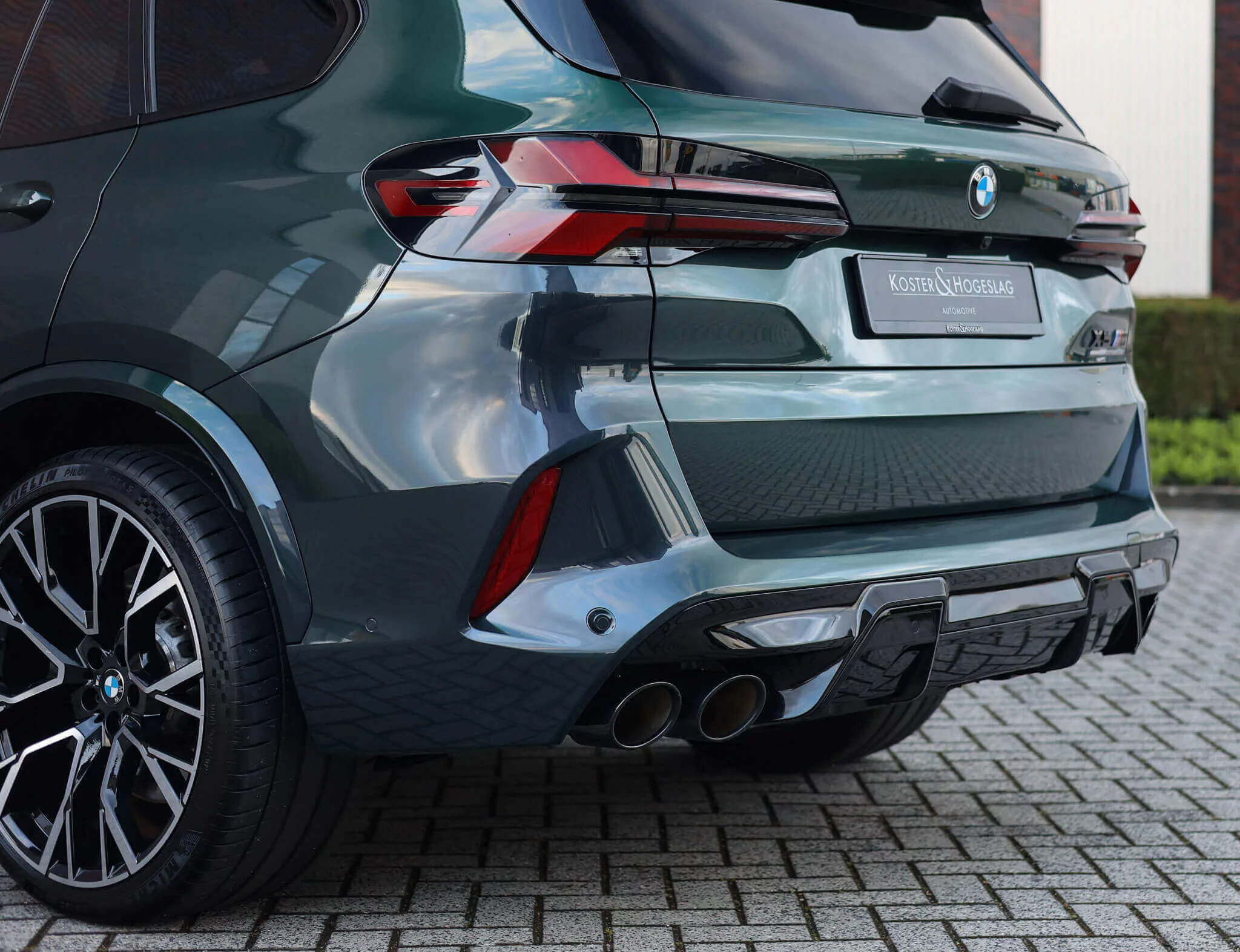 Aurora Diamond Green BMW X5