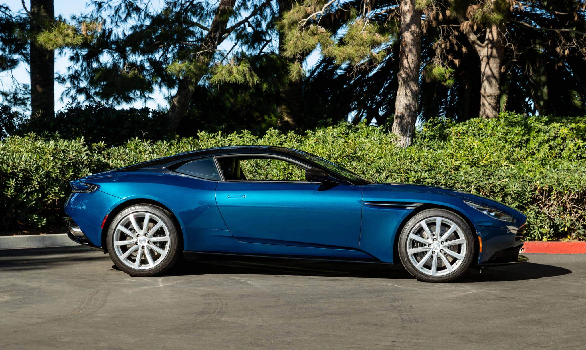 Ocellus Teal Aston Martin DB11
