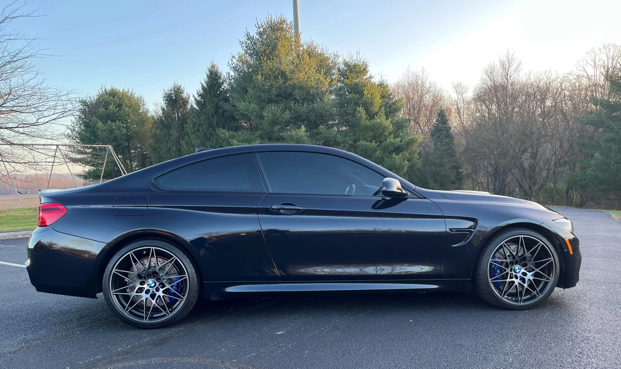 Azurite Black BMW M4