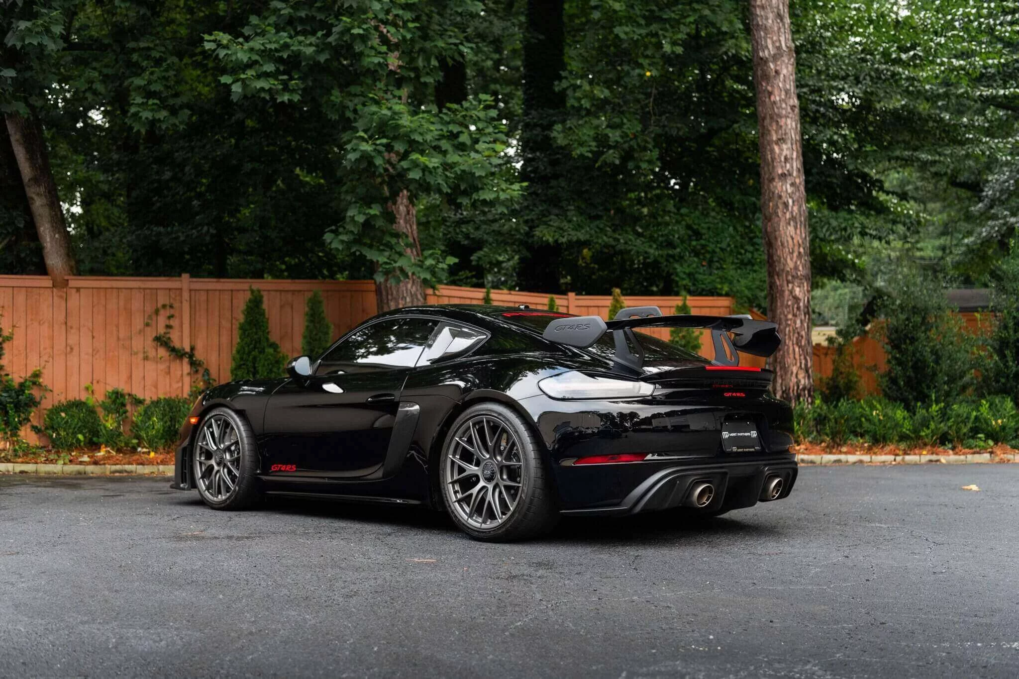 Black Porsche 718 Cayman GT4 RS