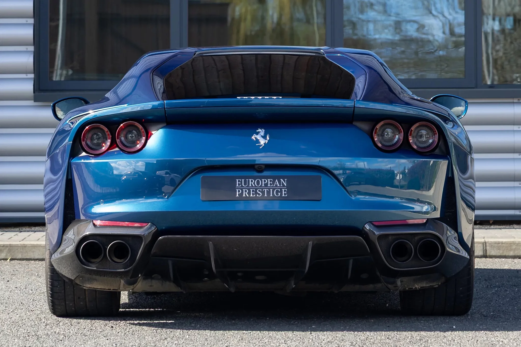Blu Abu Dhabi Ferrari 812
