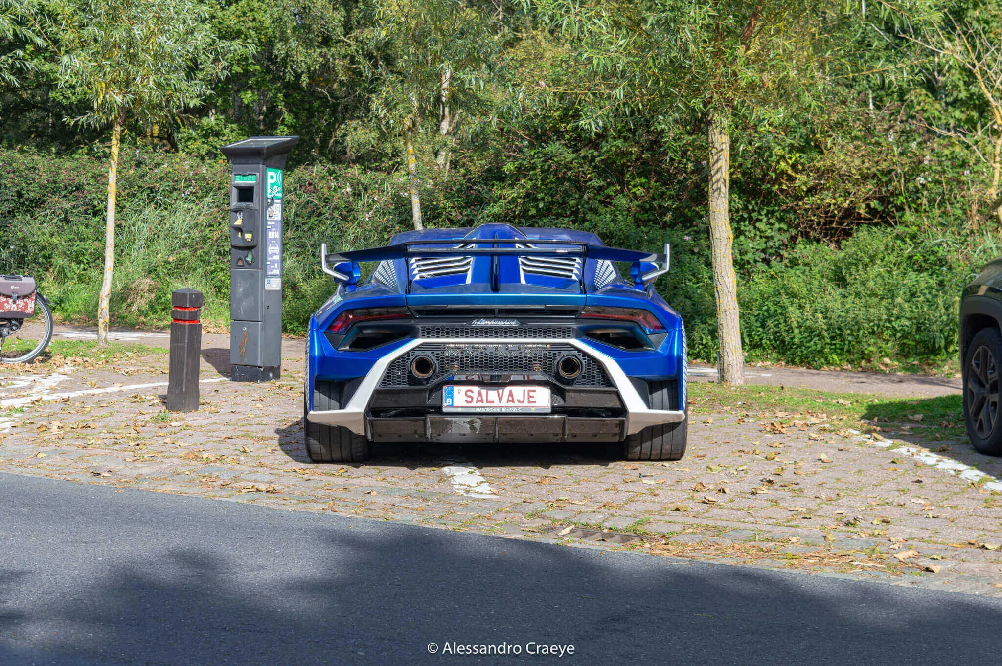 Blu Aegeus Lamborghini Huracán