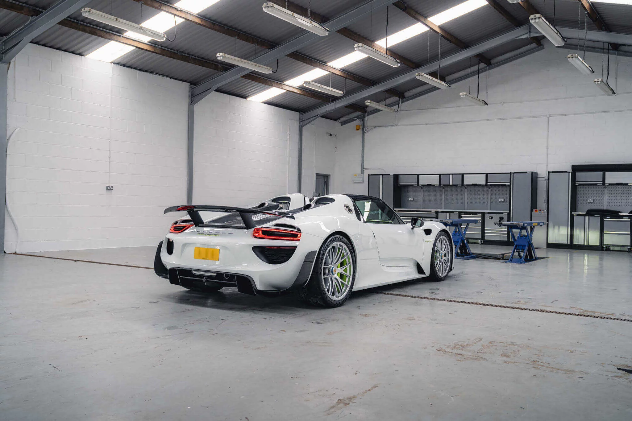 Pure White Porsche 918 Spyder