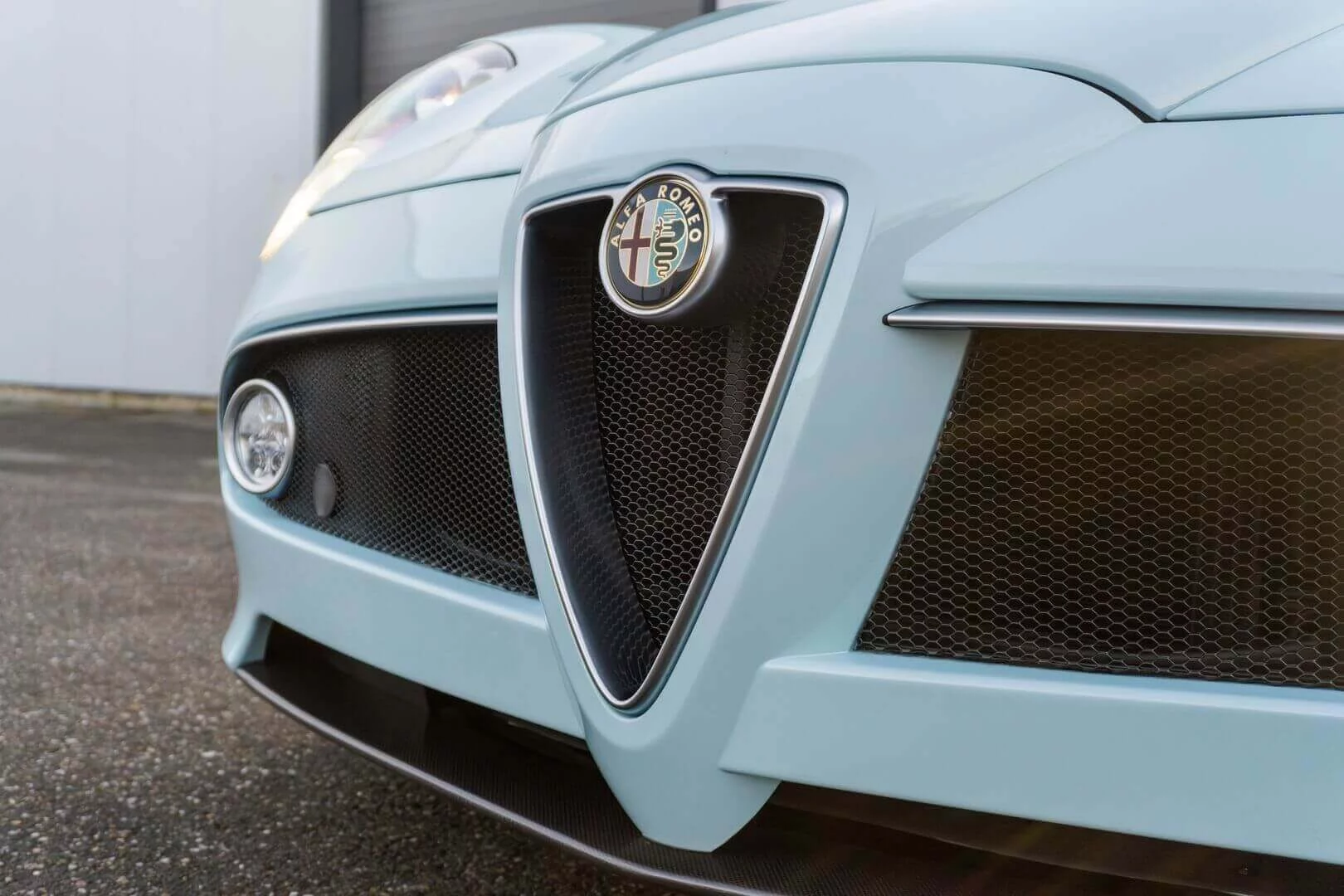 Celeste Alfa Romeo 8C