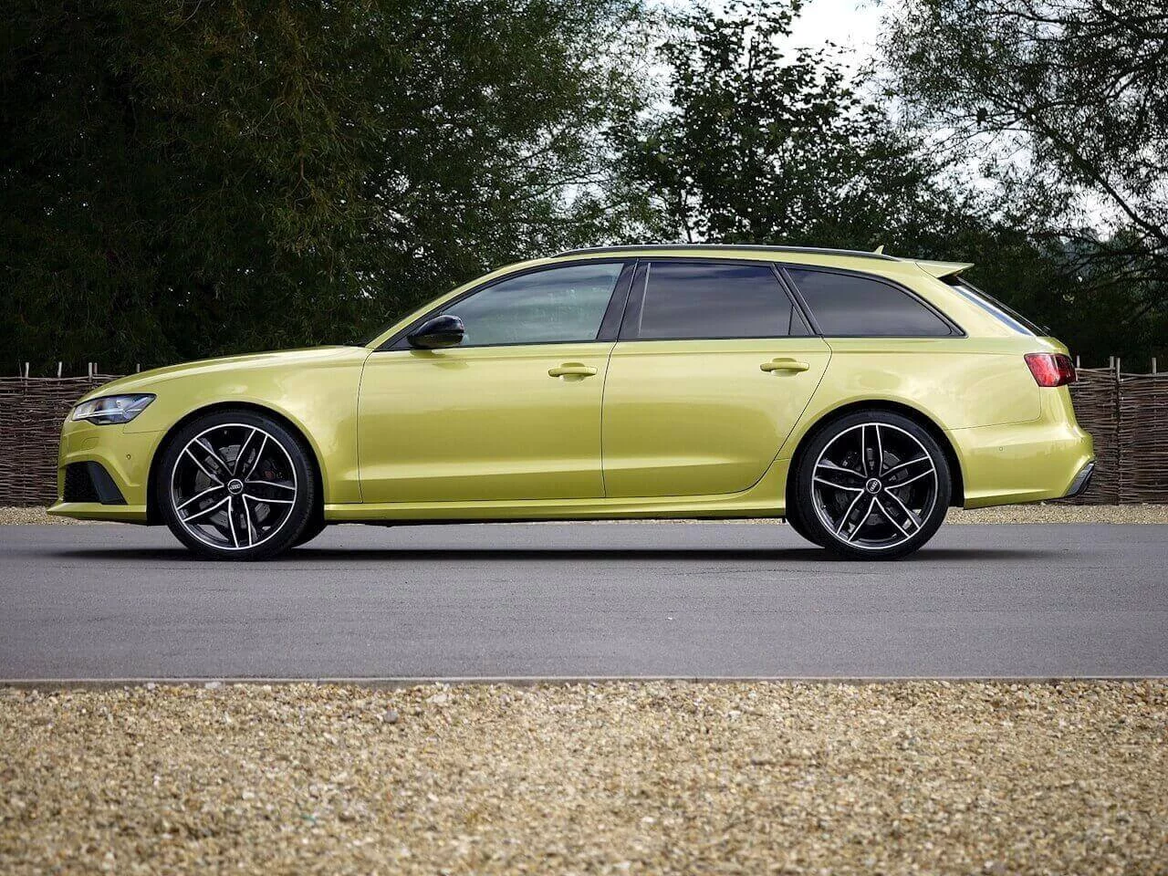 Peridot Metallic Audi RS6 Avant