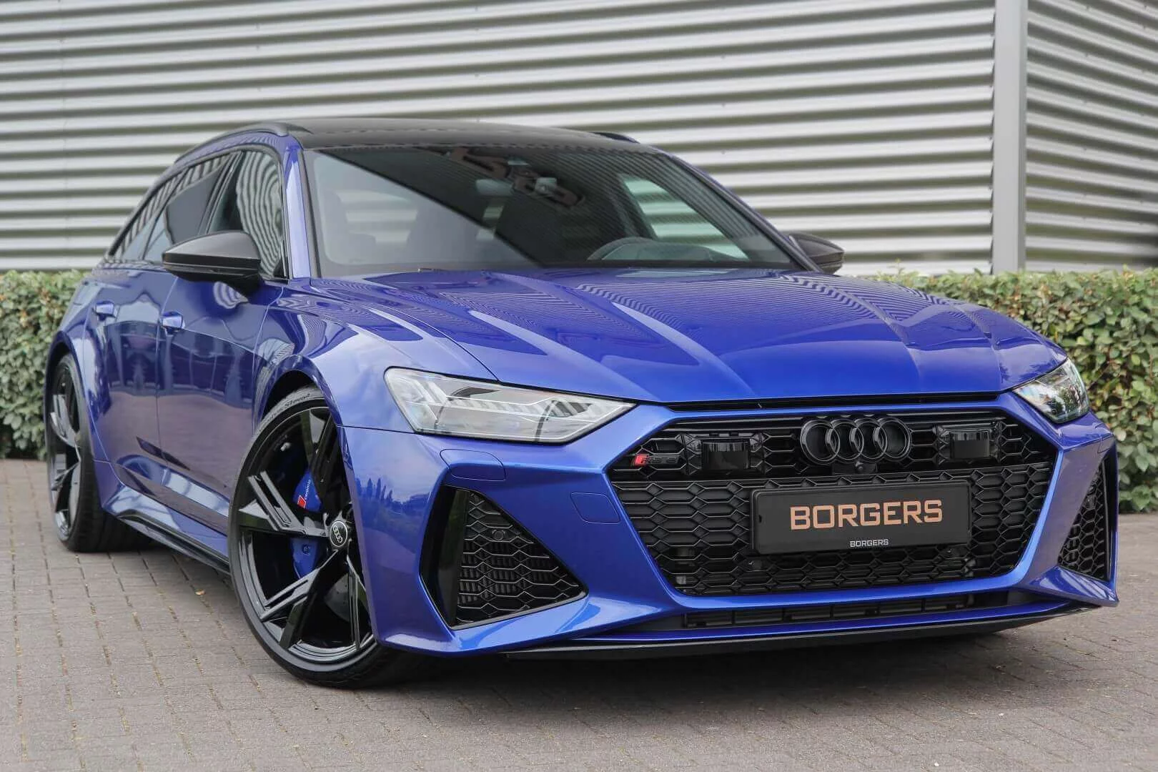 Ultra Blue Audi RS6 Avant