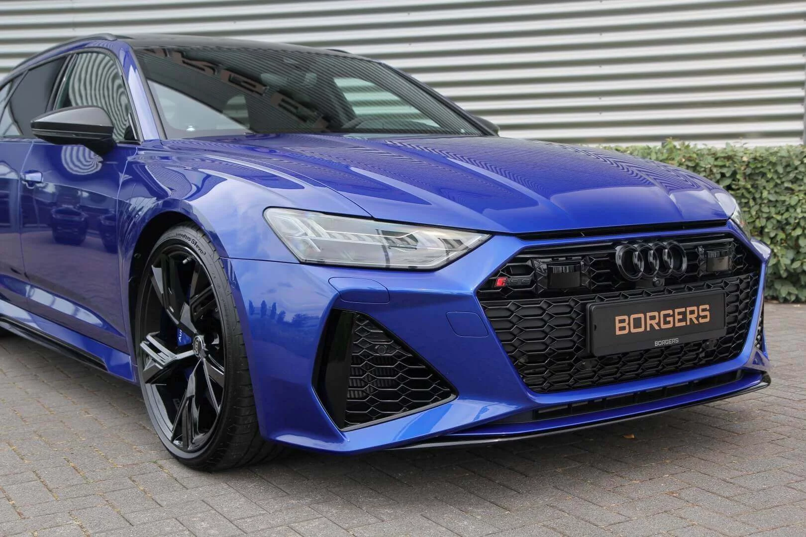 Ultra Blue Audi RS6 Avant