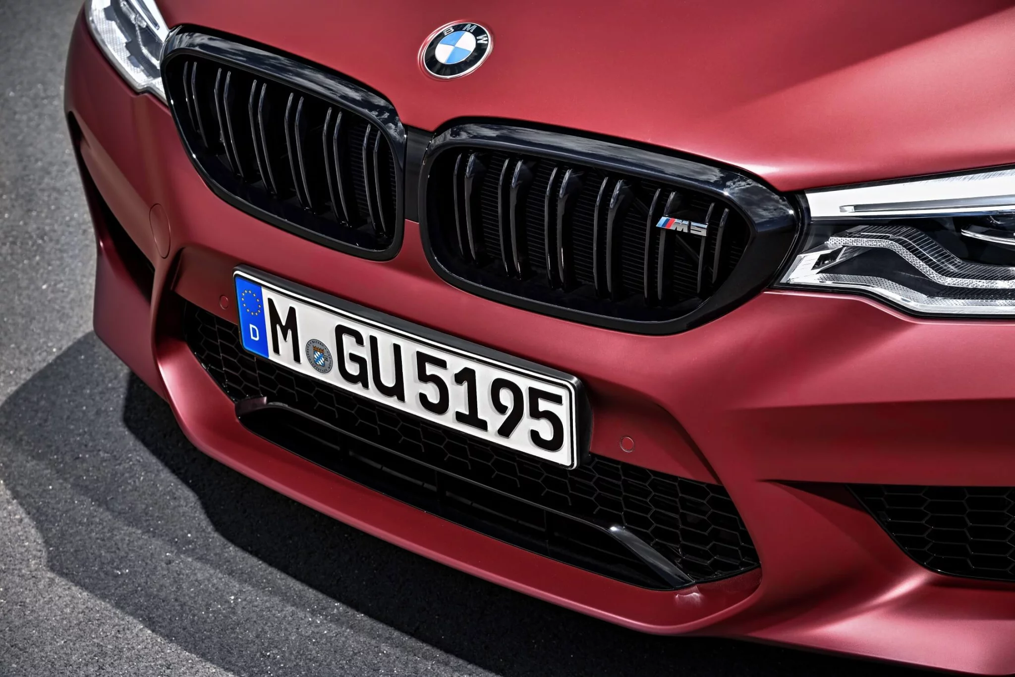 Frozen Dark Red BMW M5