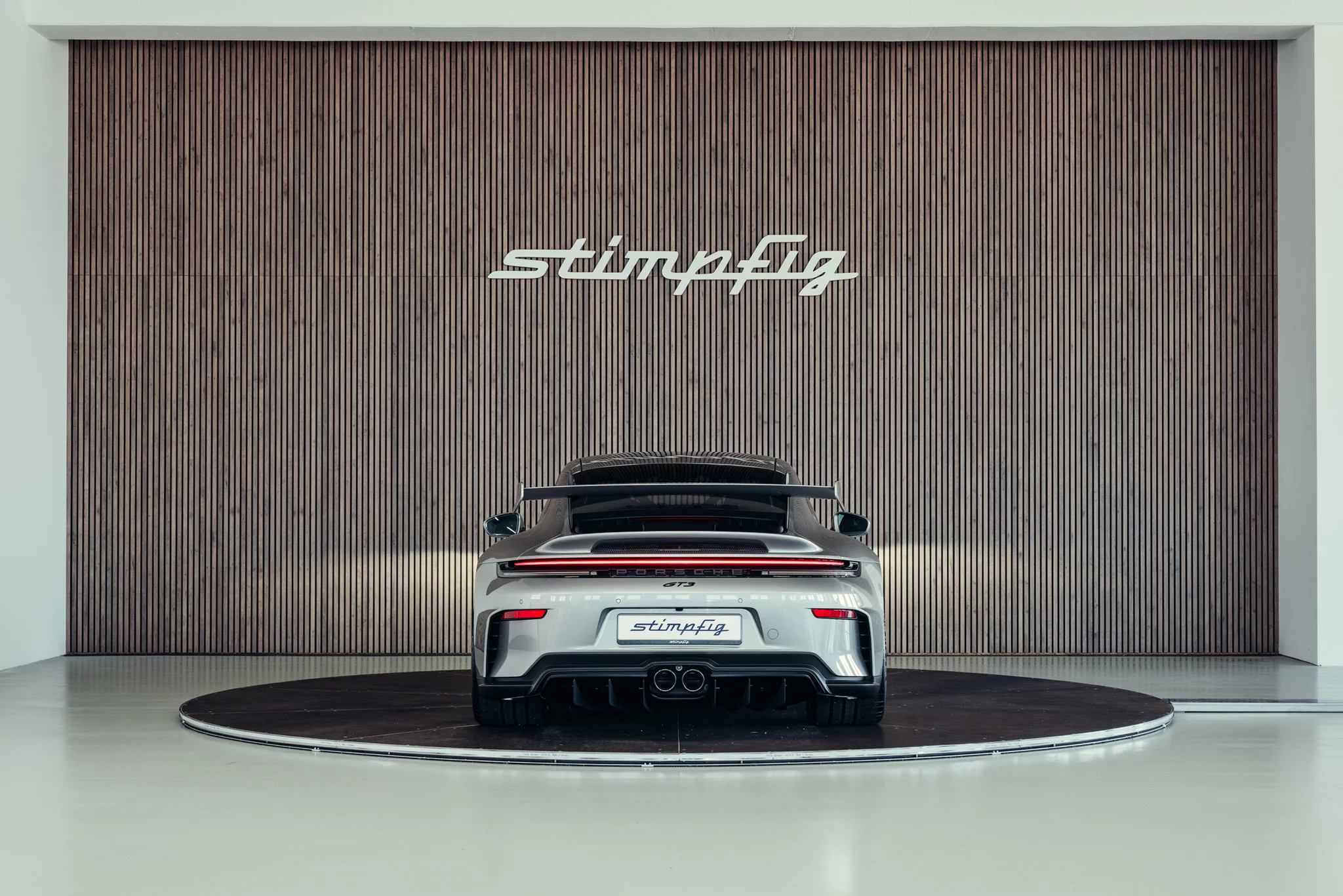 GT Silver Metallic Porsche 911 GT3