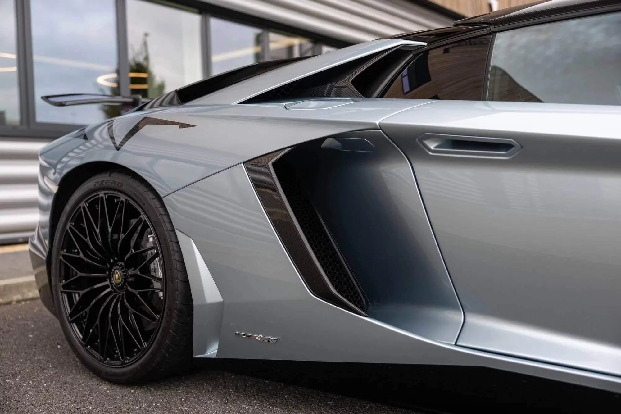 Azzurro Thetys Lamborghini Aventador