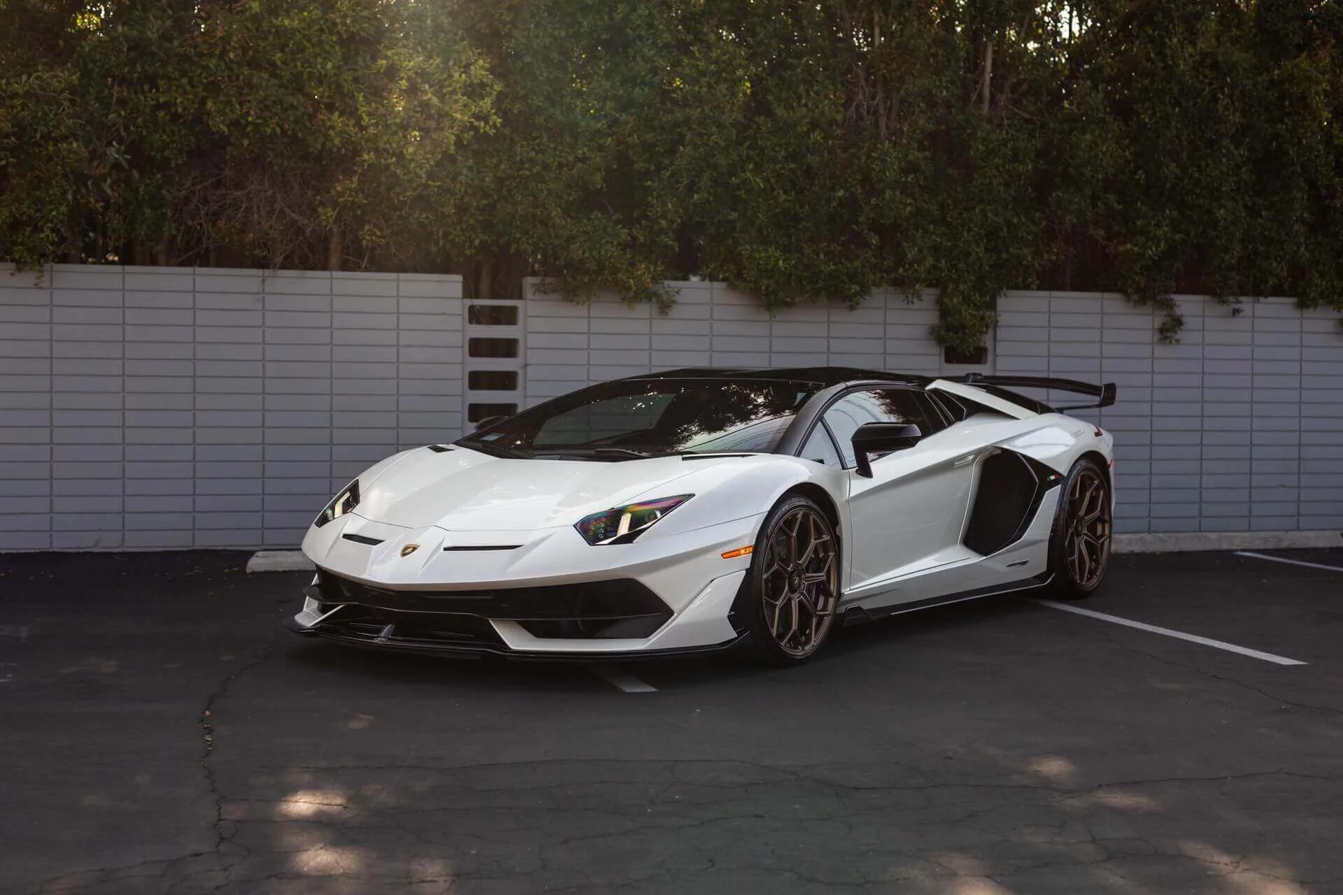 Balloon White Lamborghini Aventador