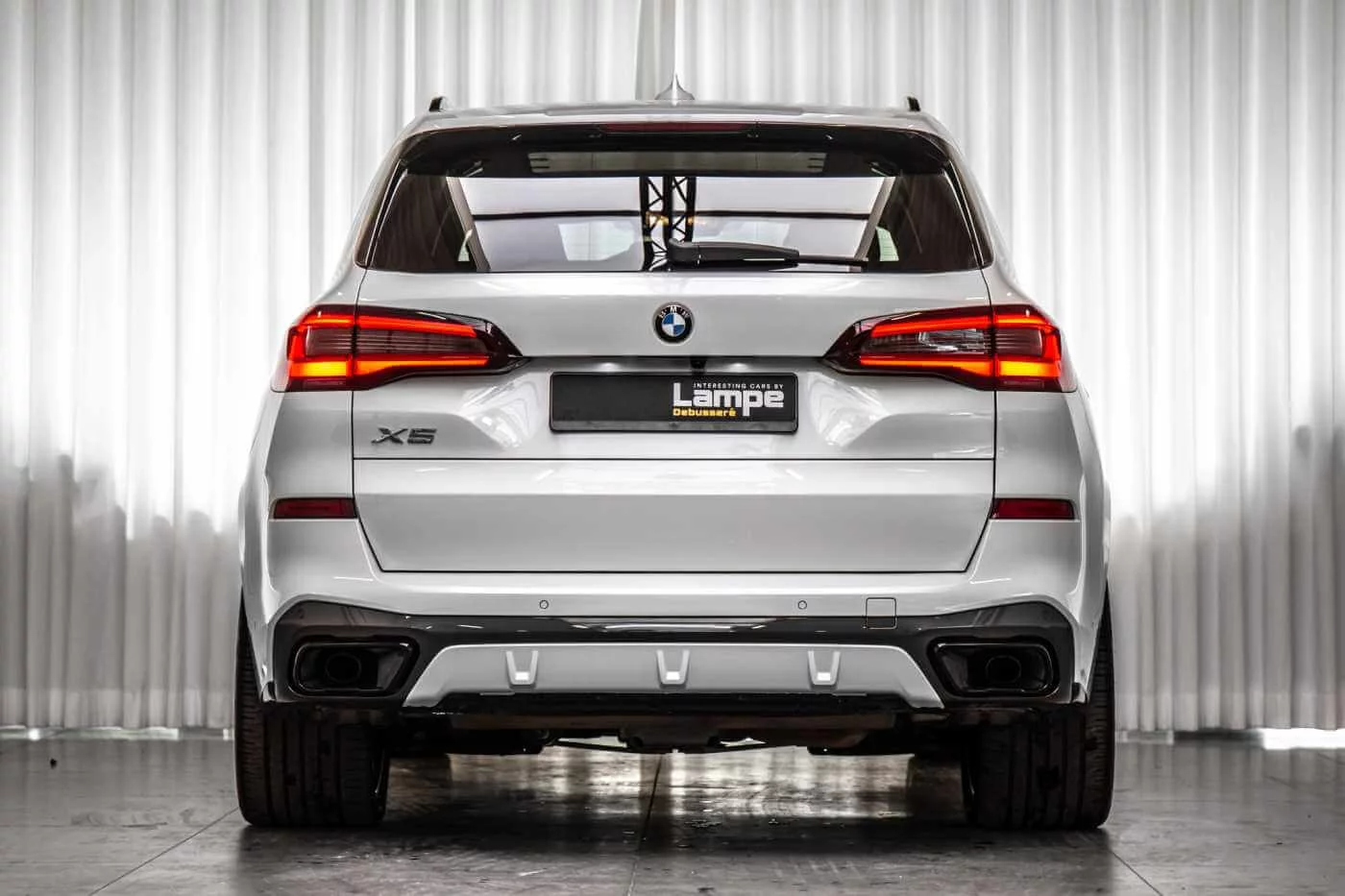 Mineral White BMW X5