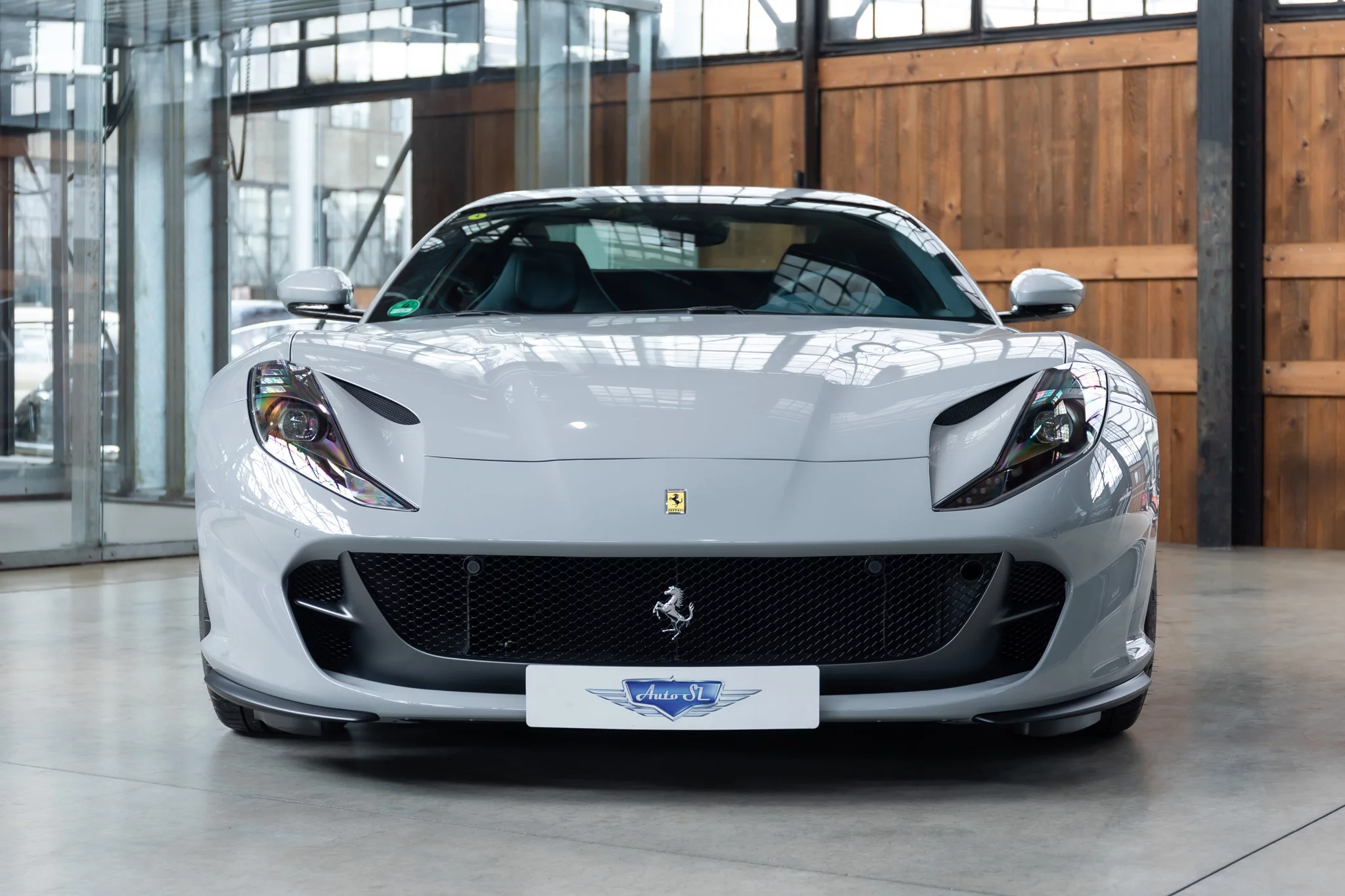 Grigio Squalo Ferrari 812