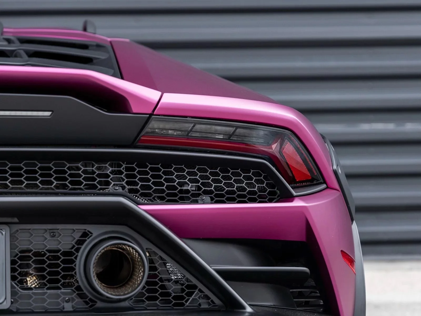 Viola Rubus Lamborghini Huracán