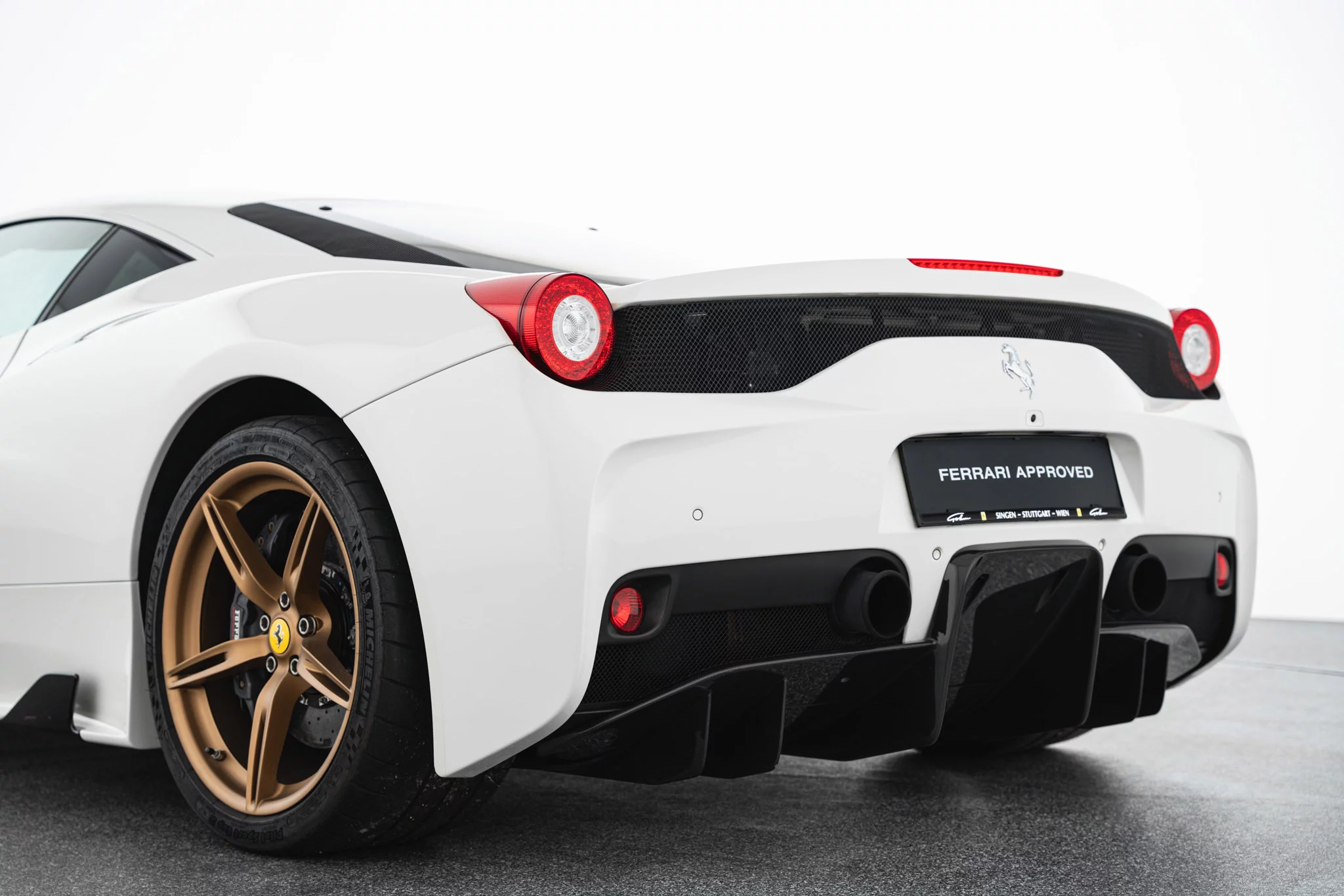 Bianco Avus Ferrari 458