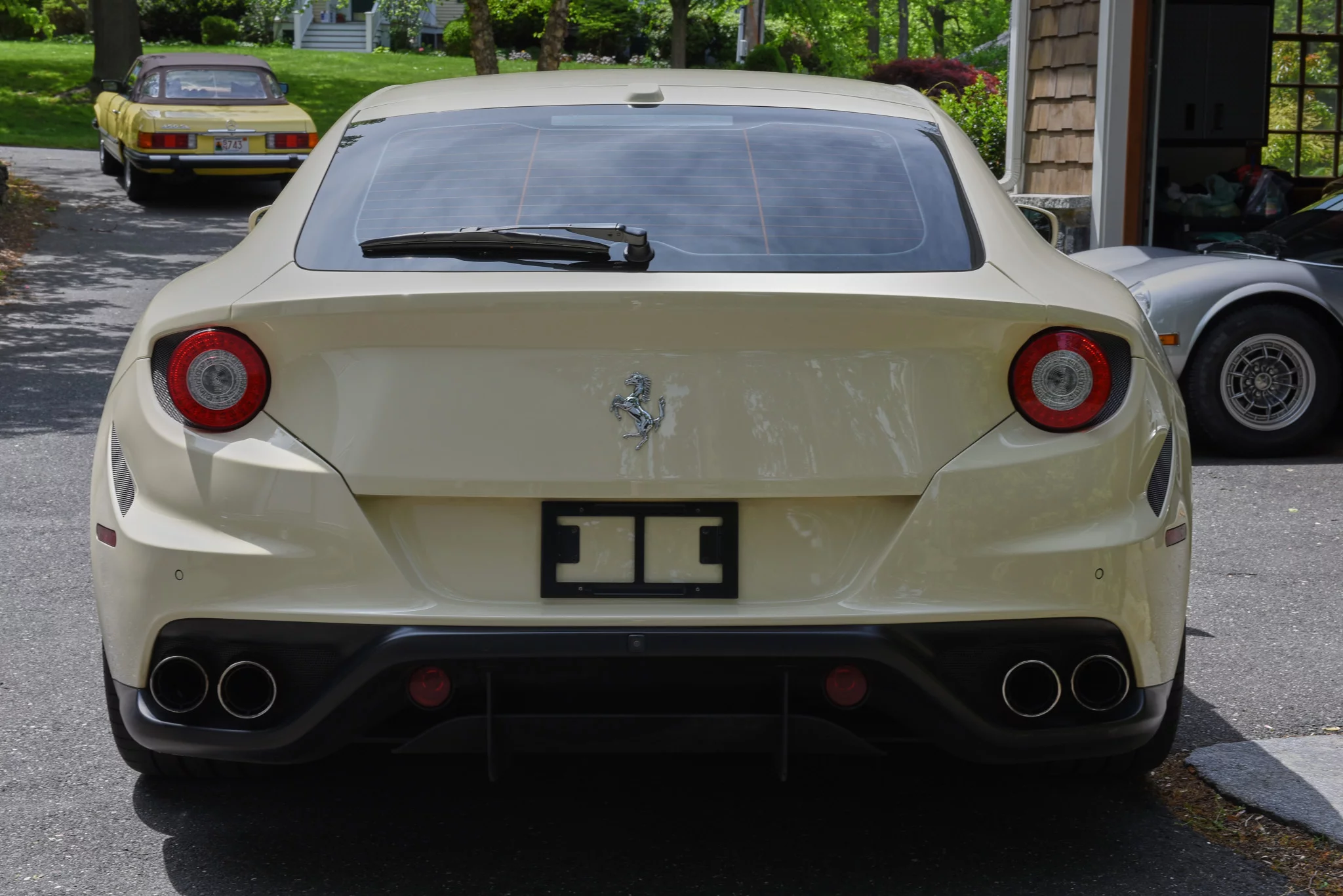 Avorio Ferrari FF
