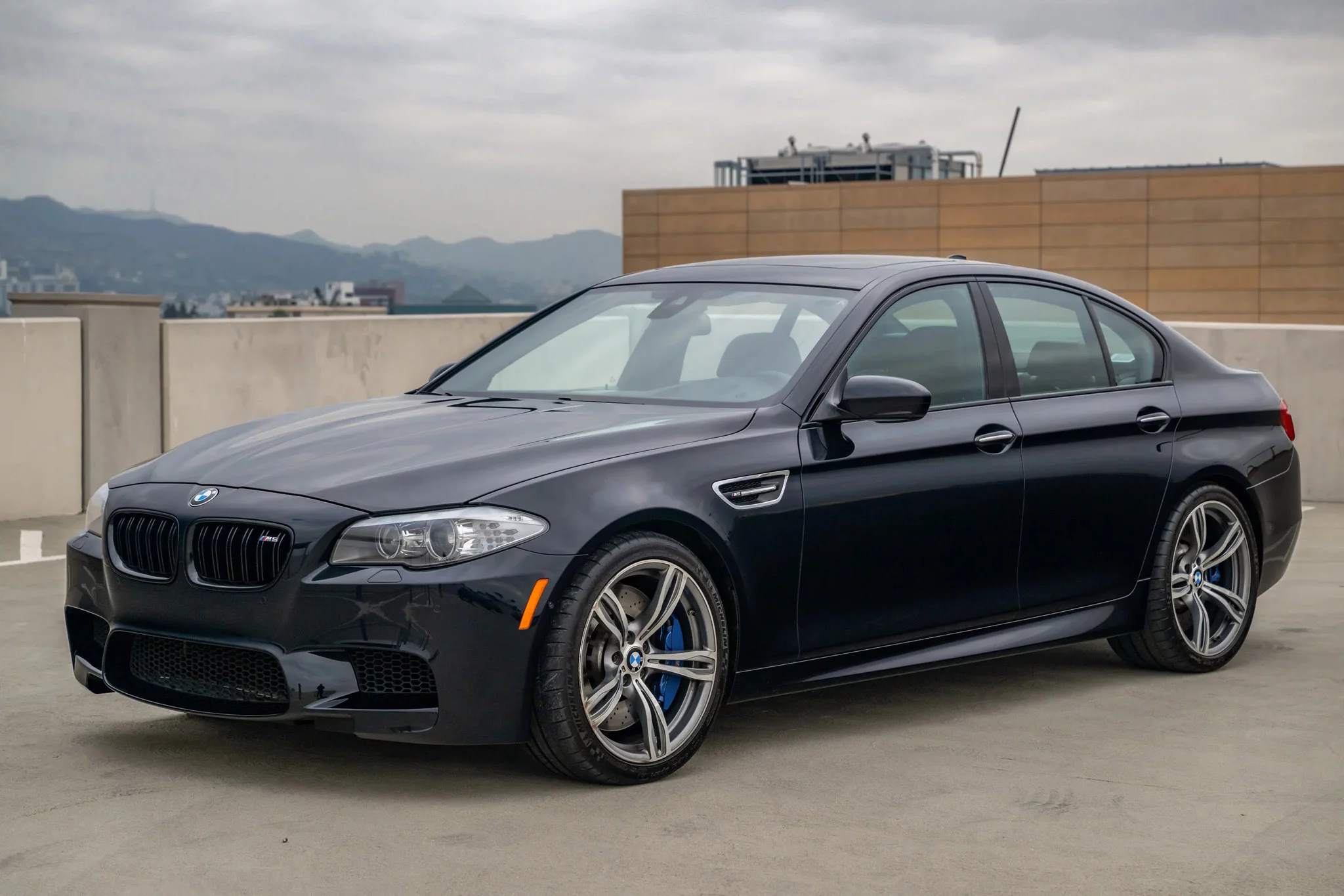 Azurite Black BMW M5