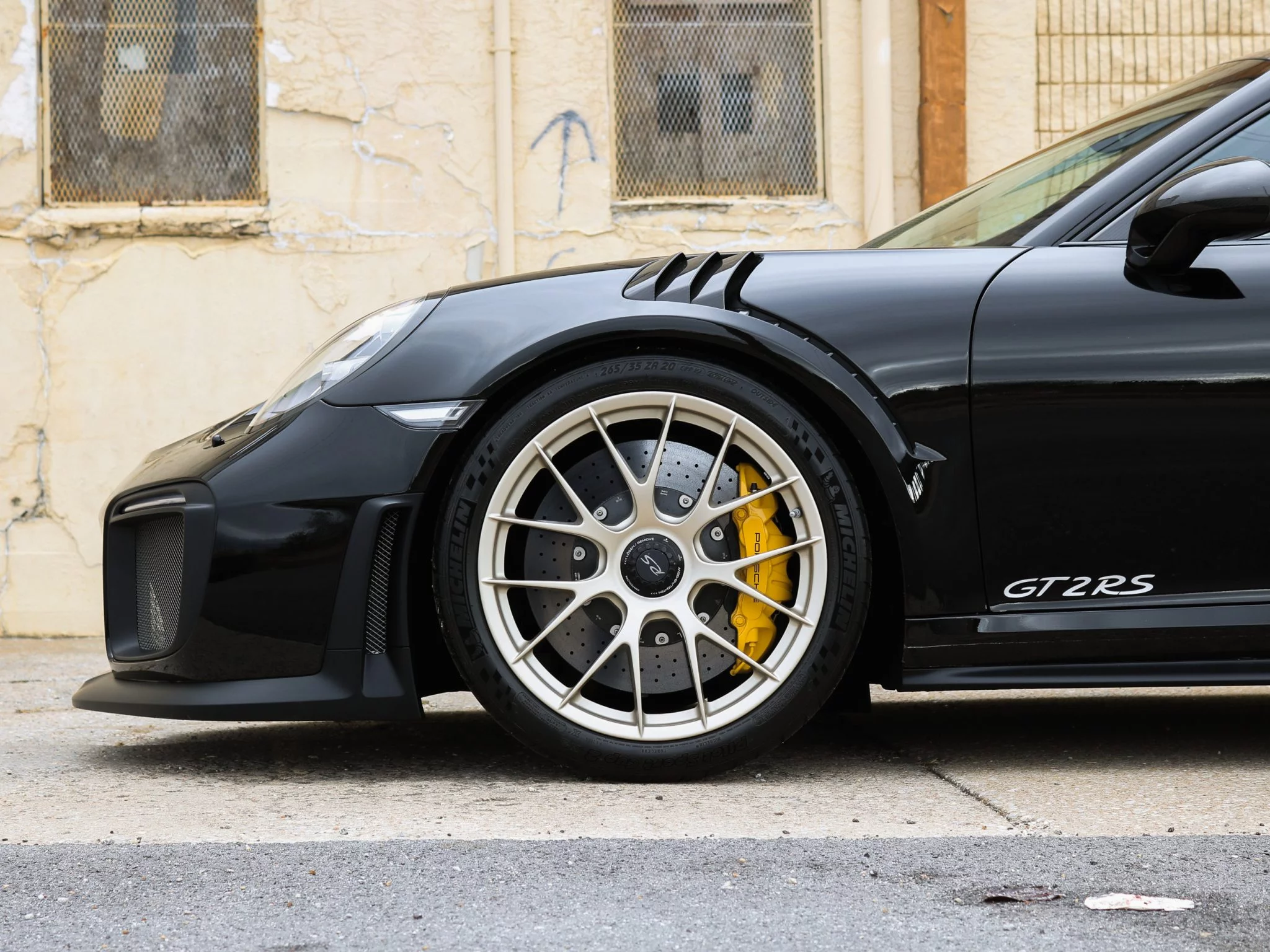Black Porsche 911 GT2 RS
