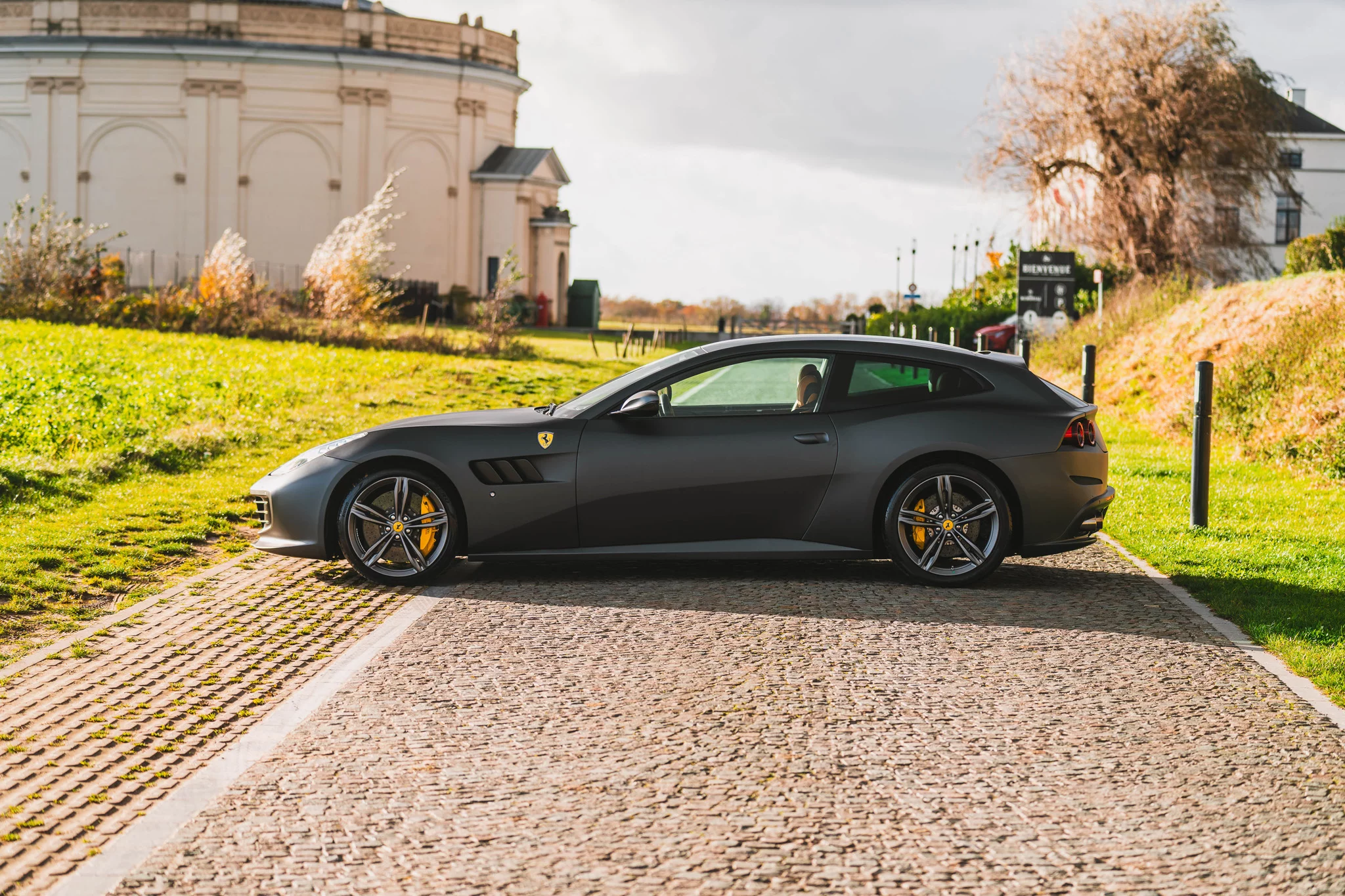 Grigio Silverstone Opaco Ferrari GTC4Lusso