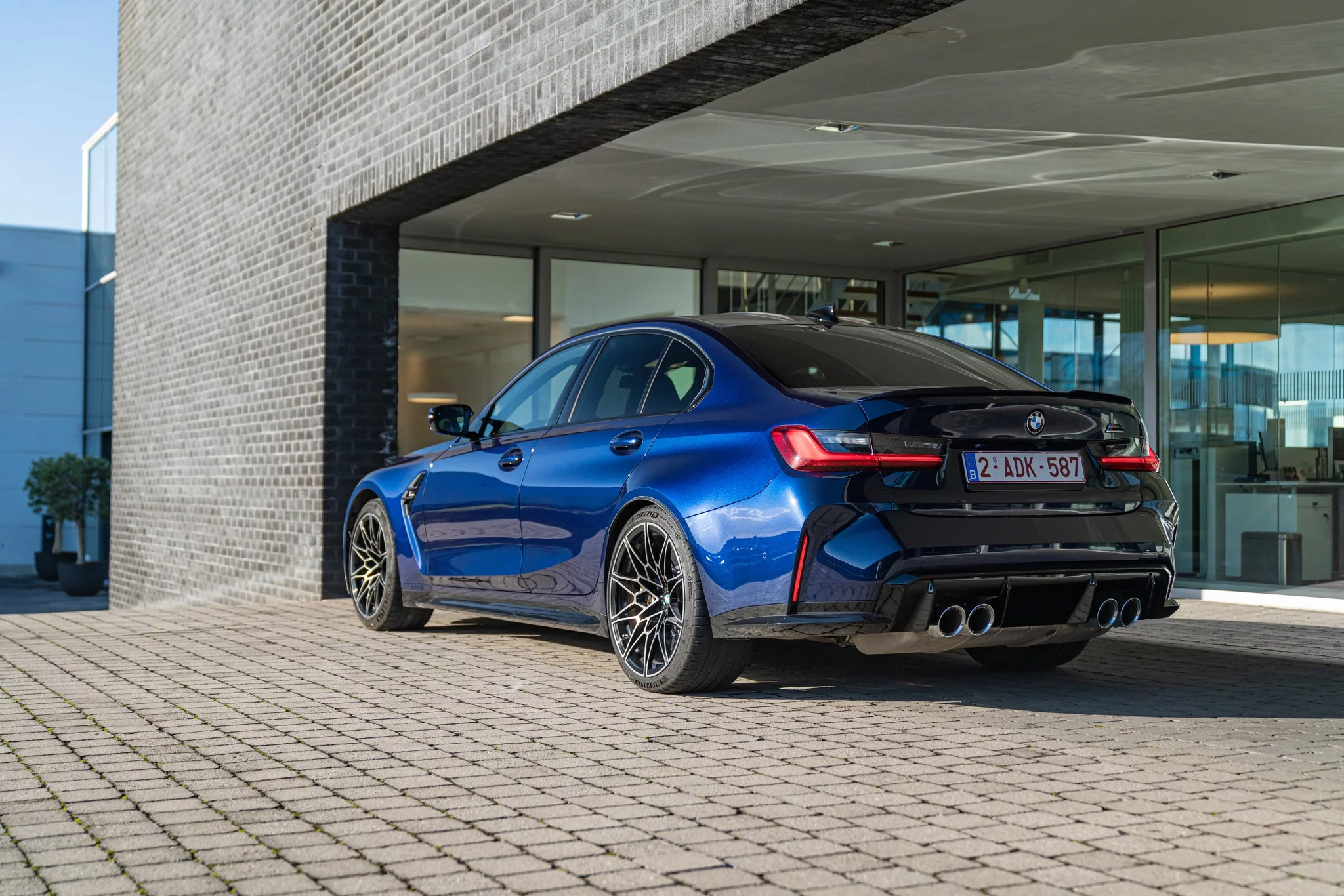 Tanzanite Blue II BMW M3
