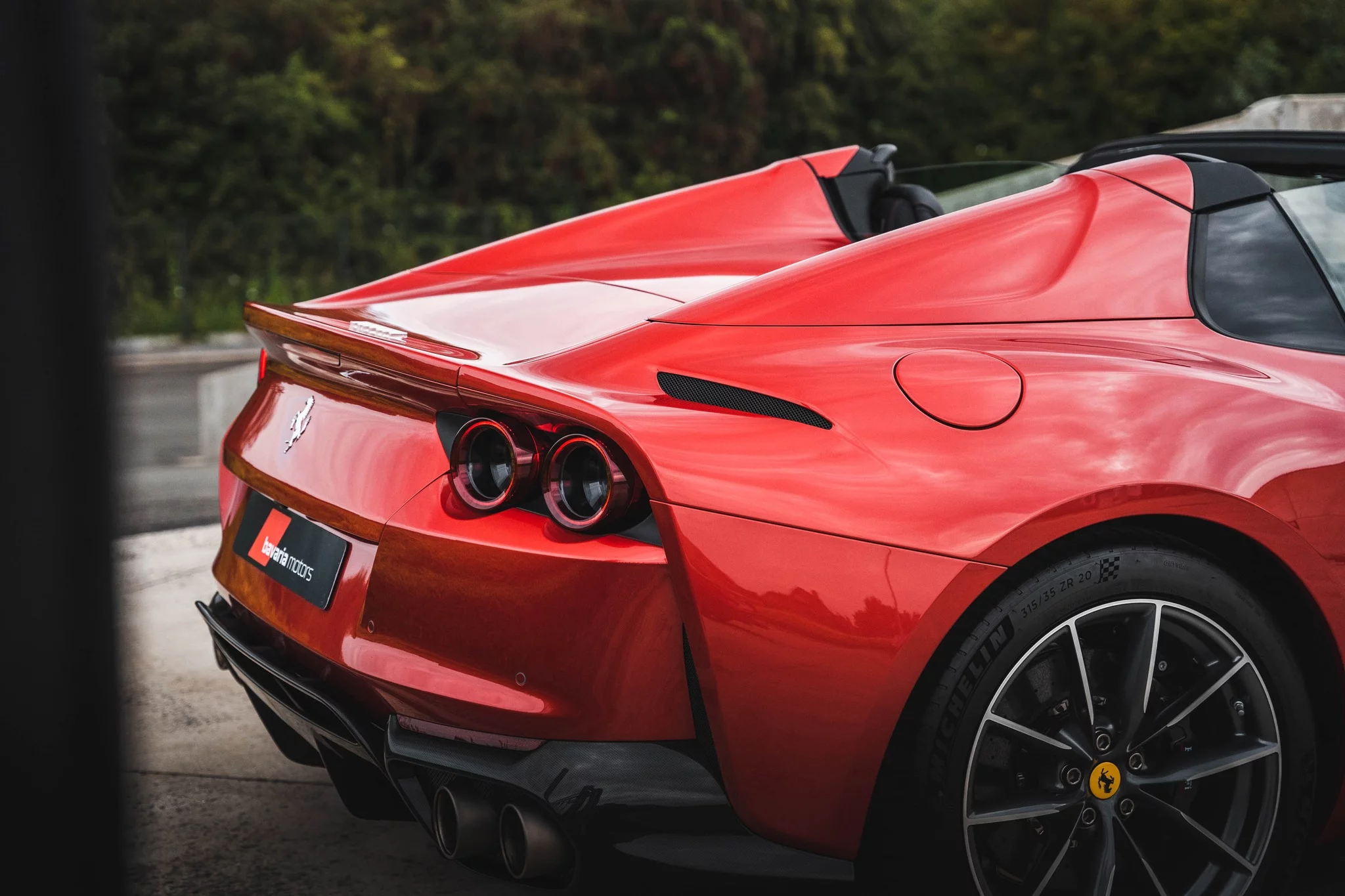 Rosso Fuoco Ferrari 812