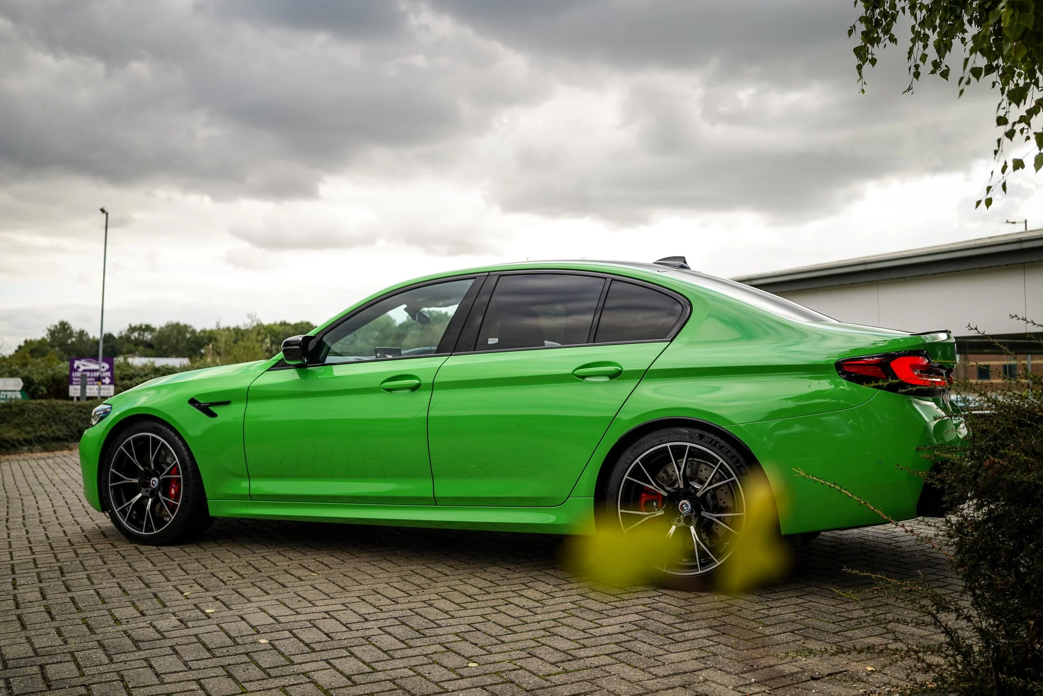Verde Mantis BMW M5