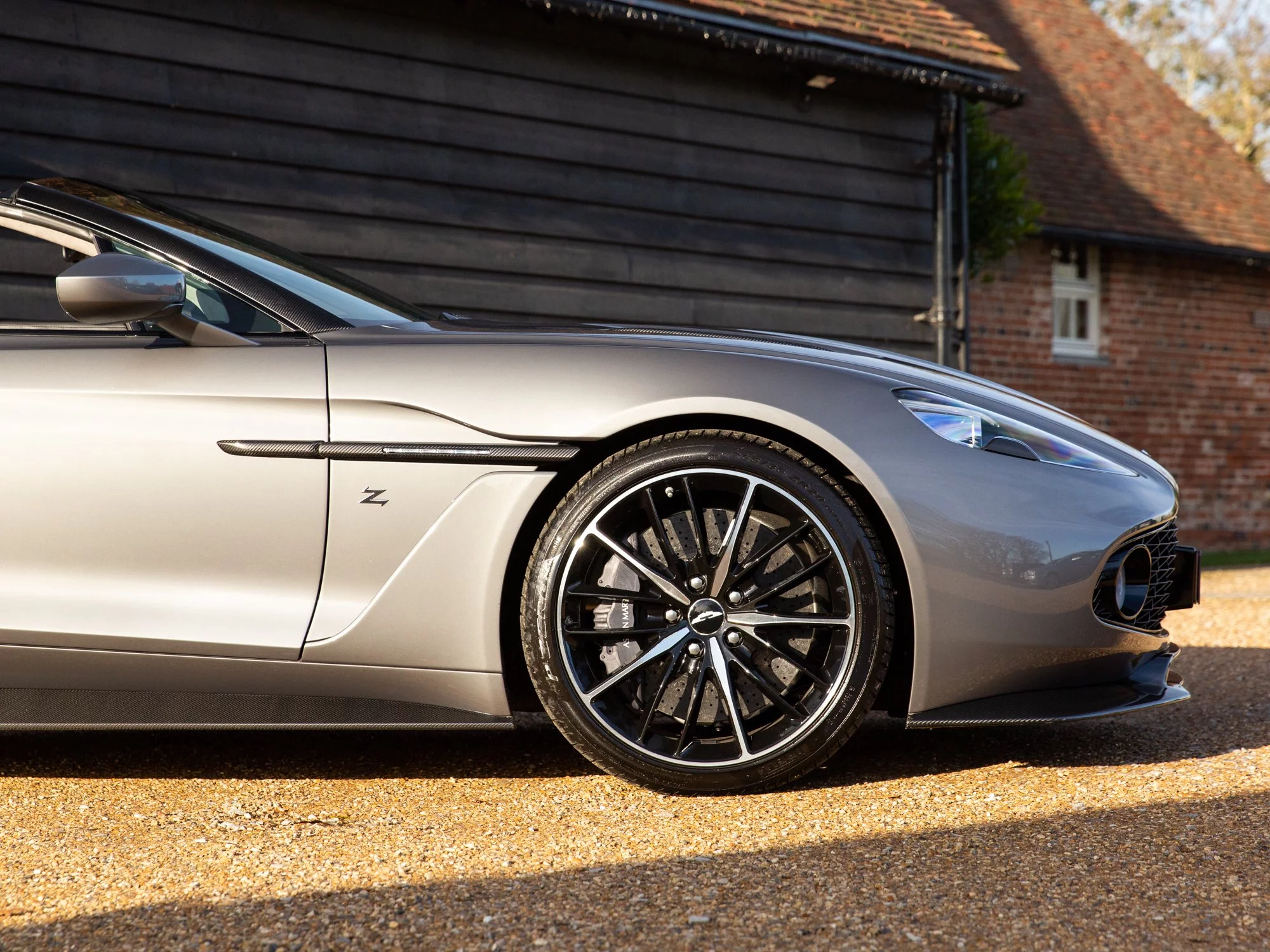 Hammerhead Silver Aston Martin Vanquish