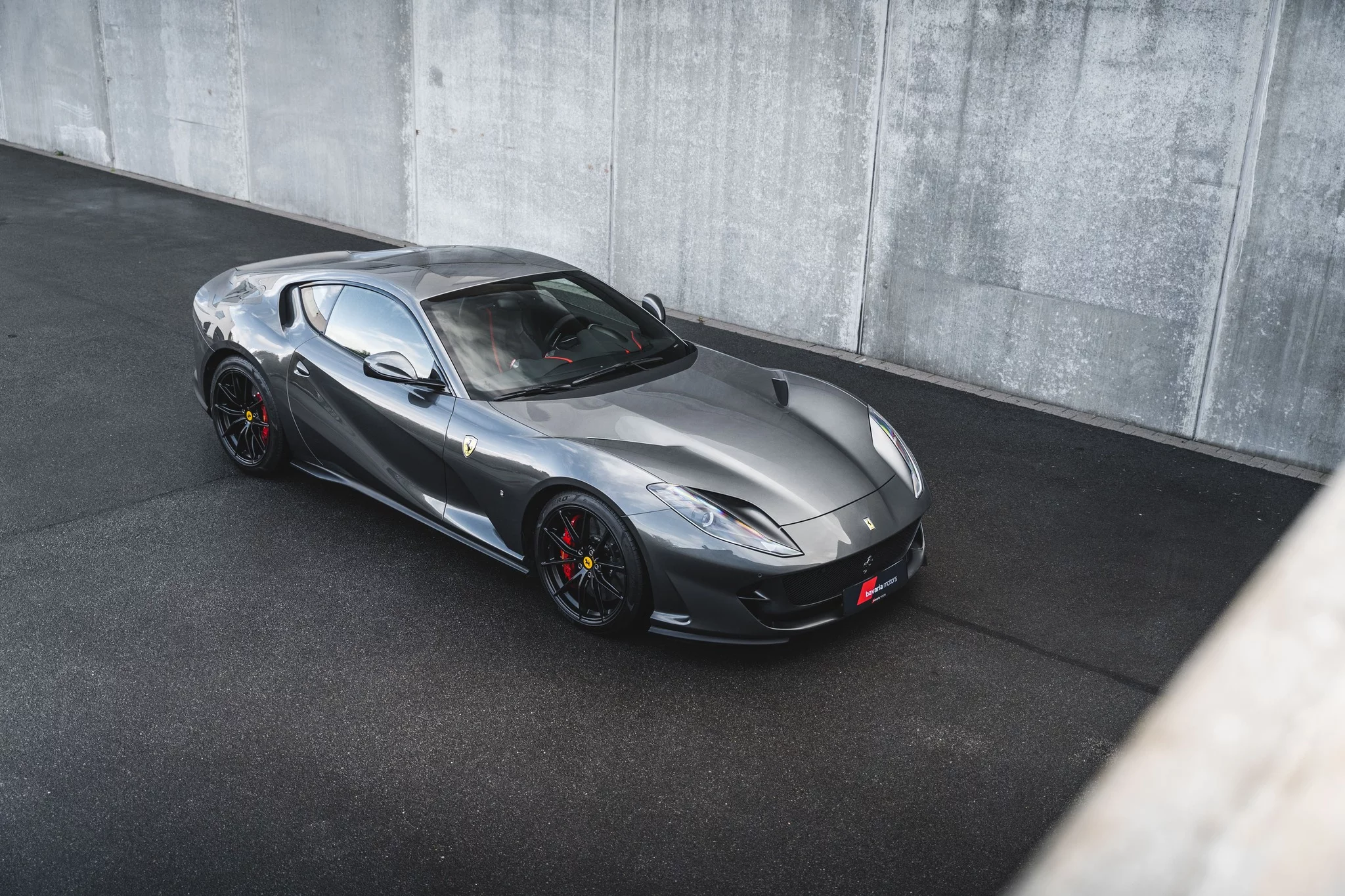 Grigio Silverstone Ferrari 812