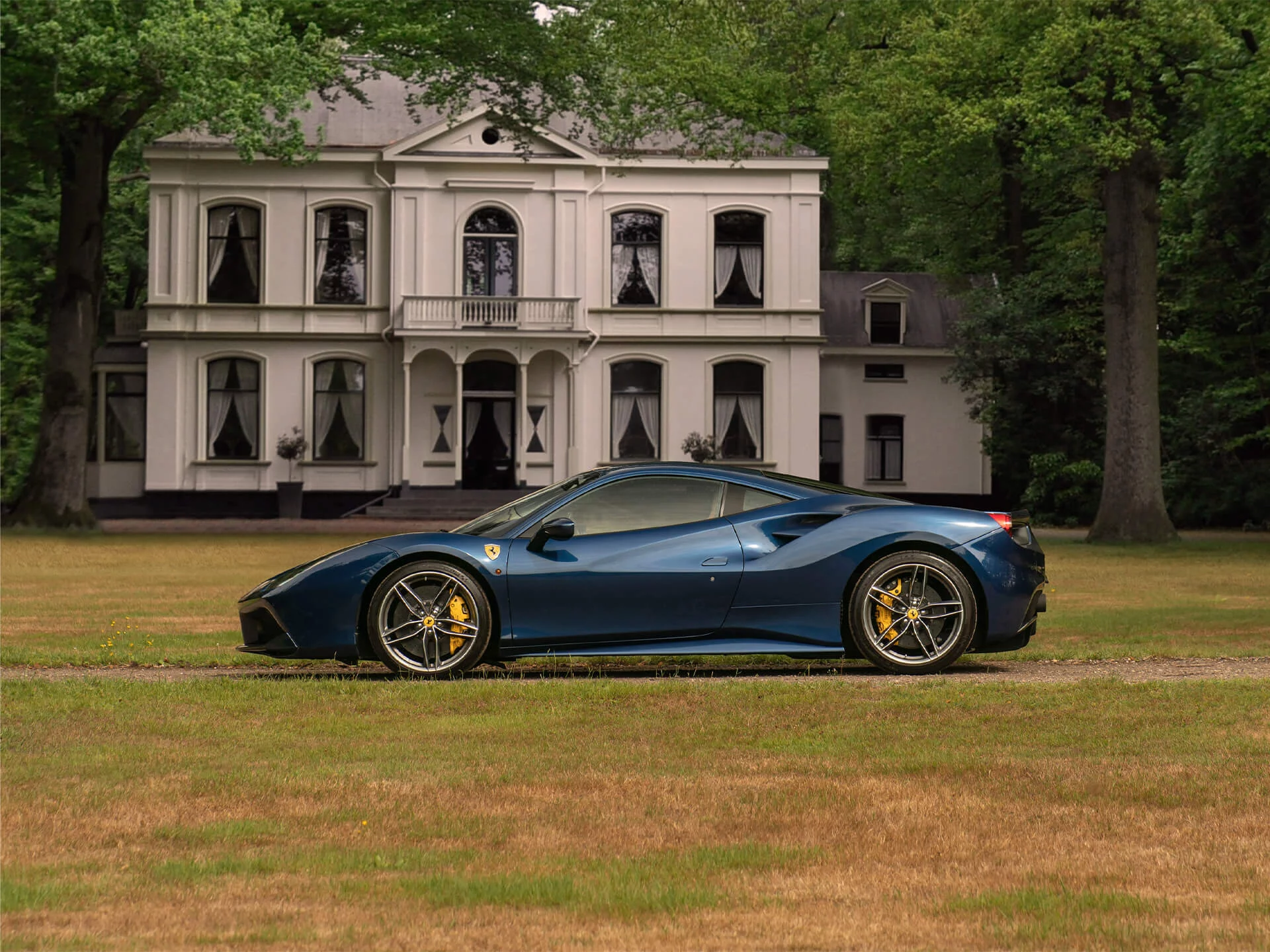 Blu Tour de France Ferrari 488