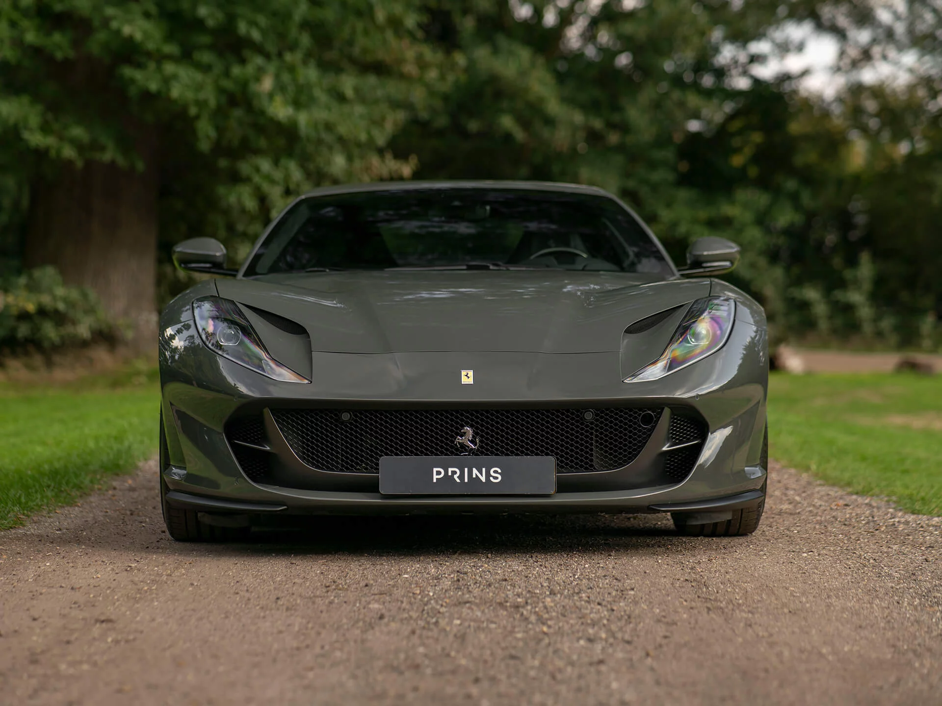 Grigio Scuro Ferrari 812