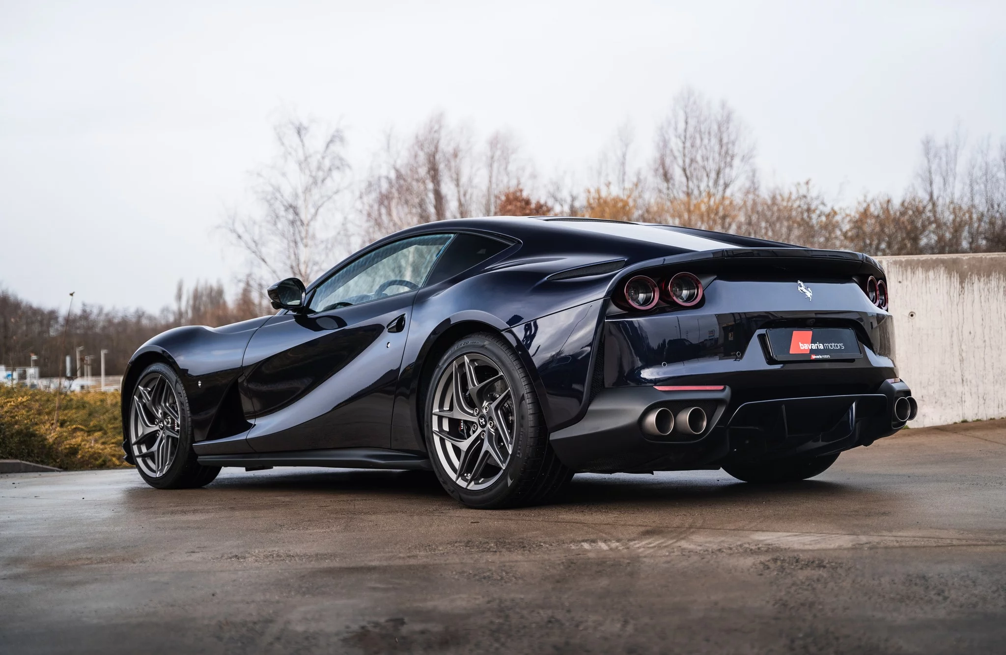 Blu America Ferrari 812
