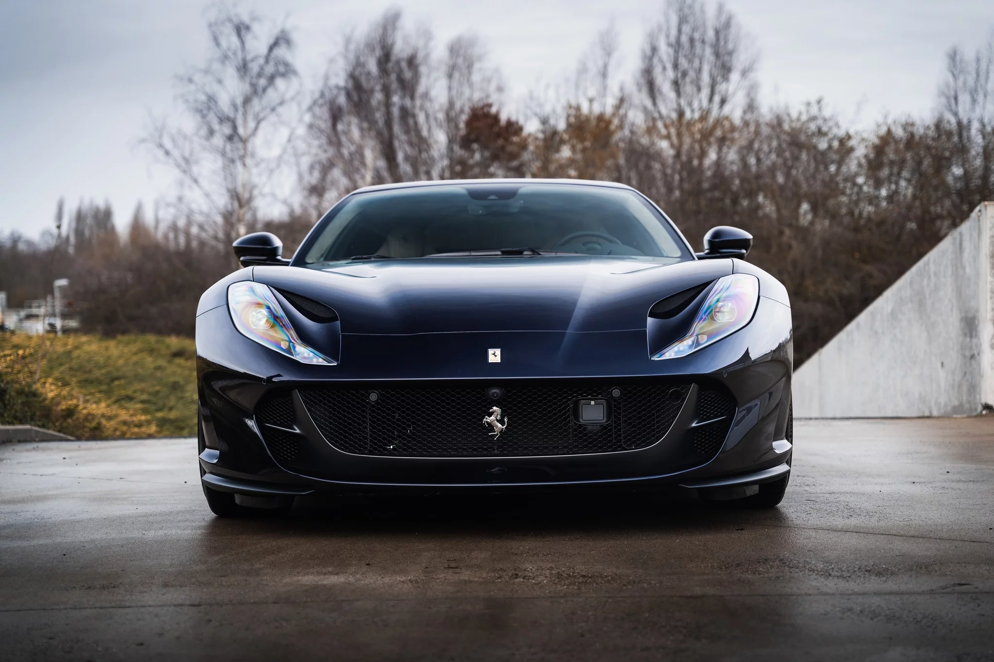 Blu America Ferrari 812