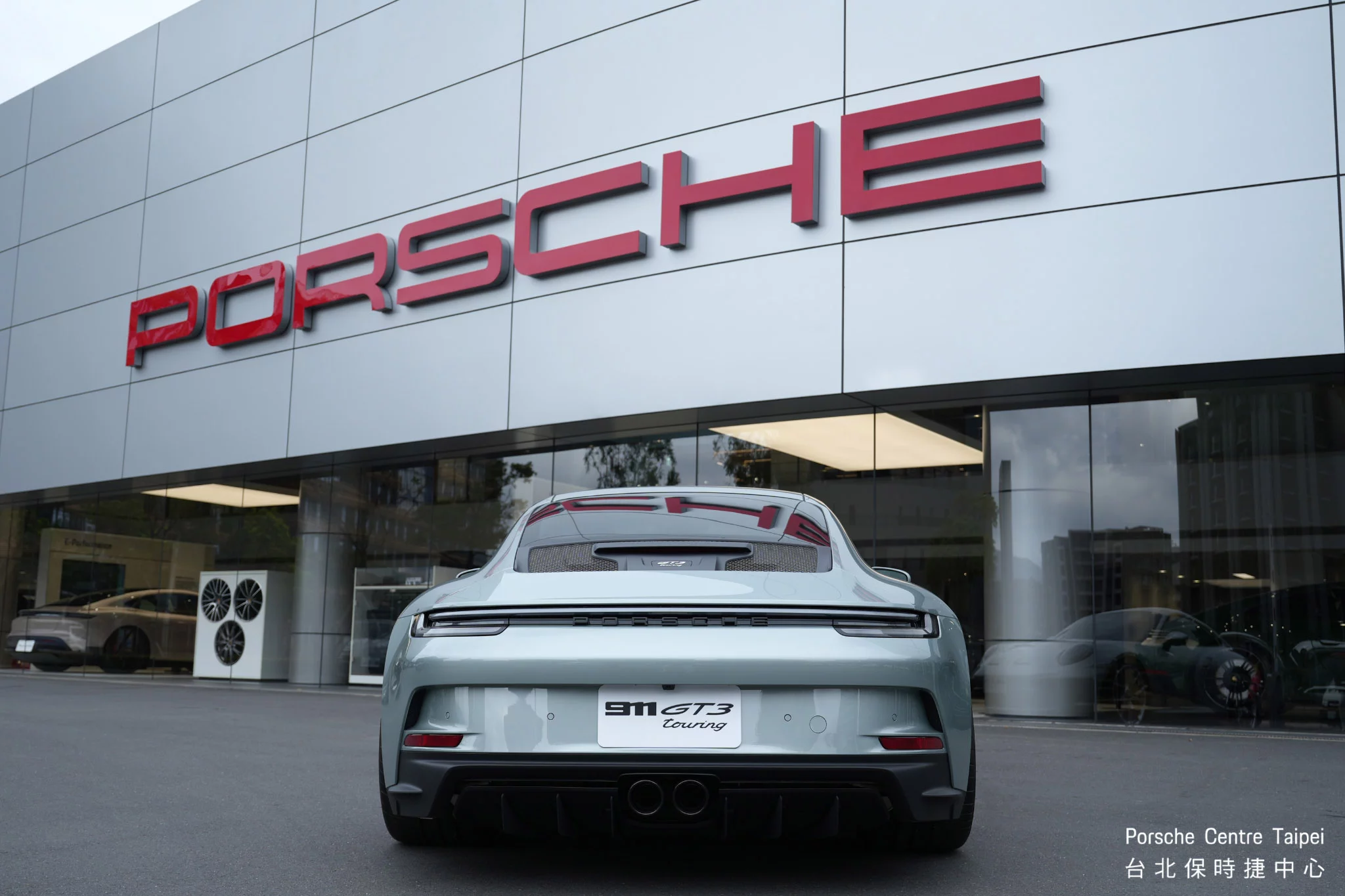 Fish Silver Grey Metallic Porsche 911 GT3