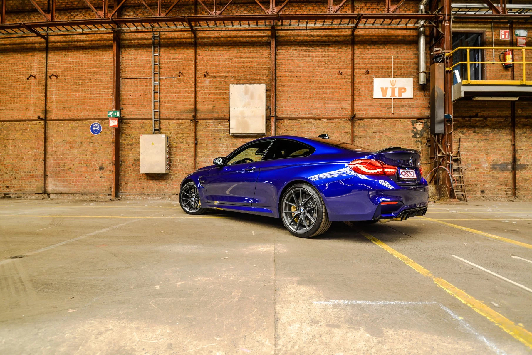San Marino Blue BMW M4