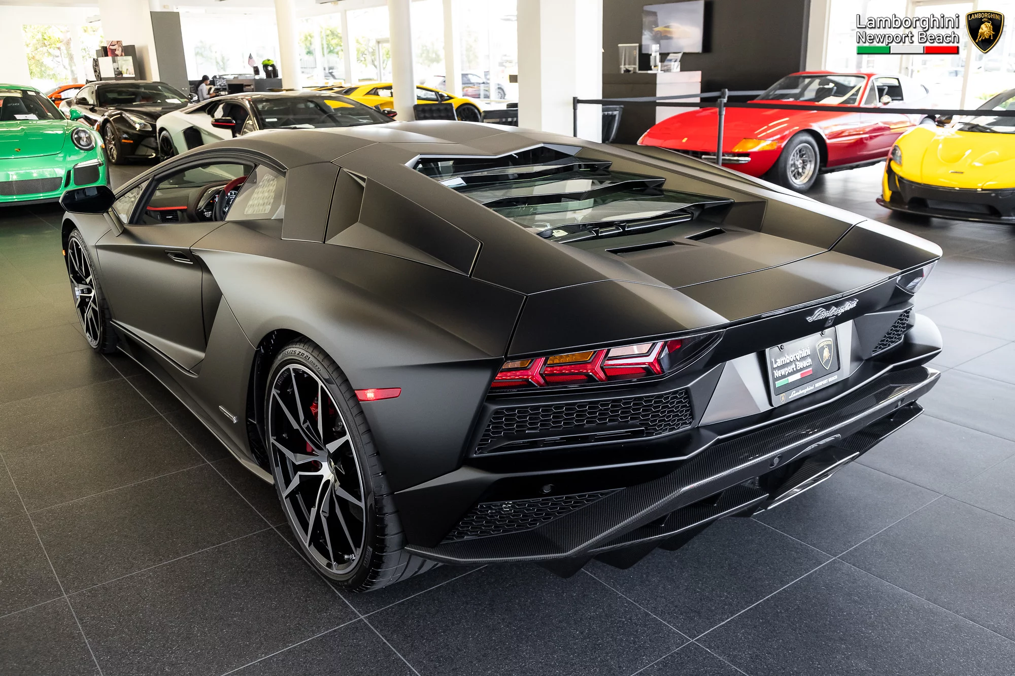 Nero Nemesis Lamborghini Aventador