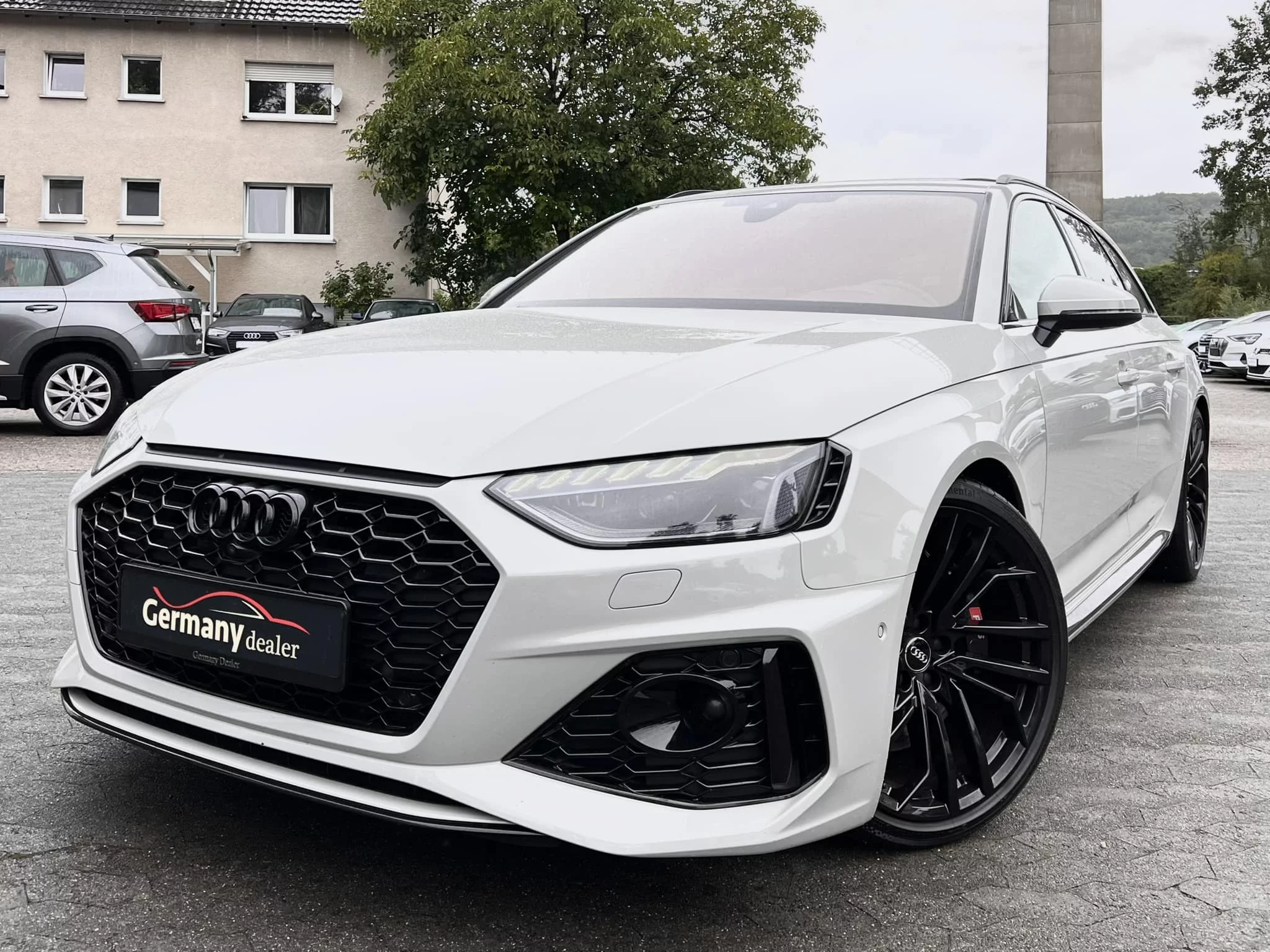 Crayon Audi RS4 Avant