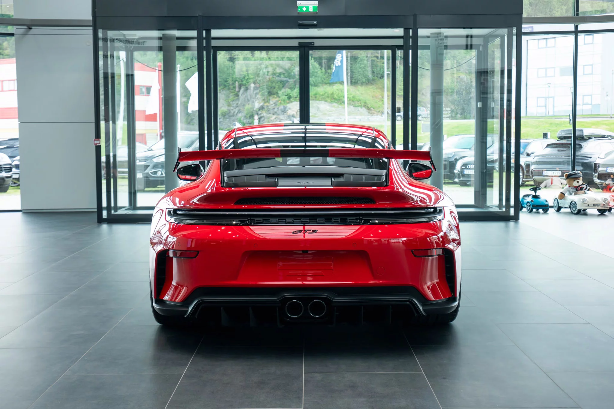 Guards Red Porsche 911 GT3