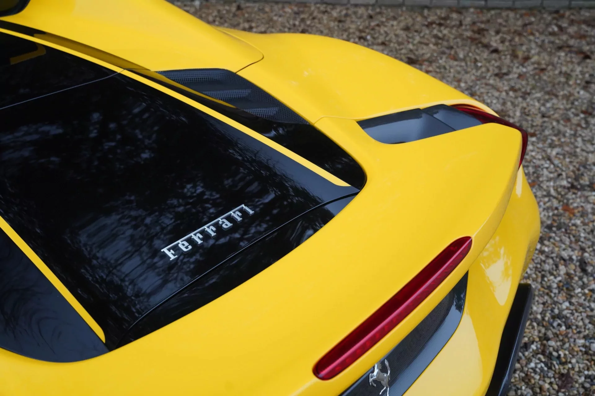 Giallo Modena Ferrari 488