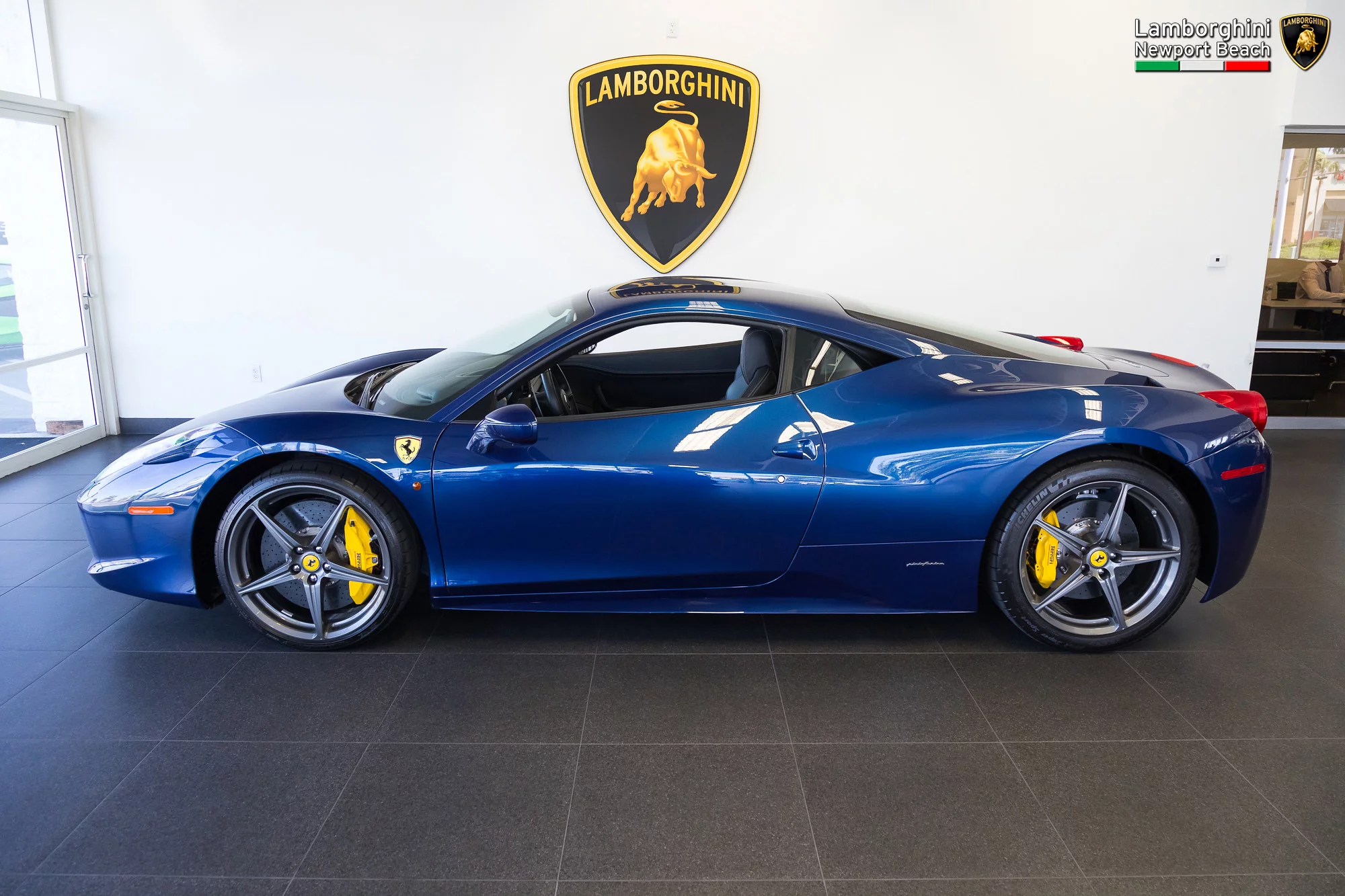 Blu Tour de France Ferrari 458