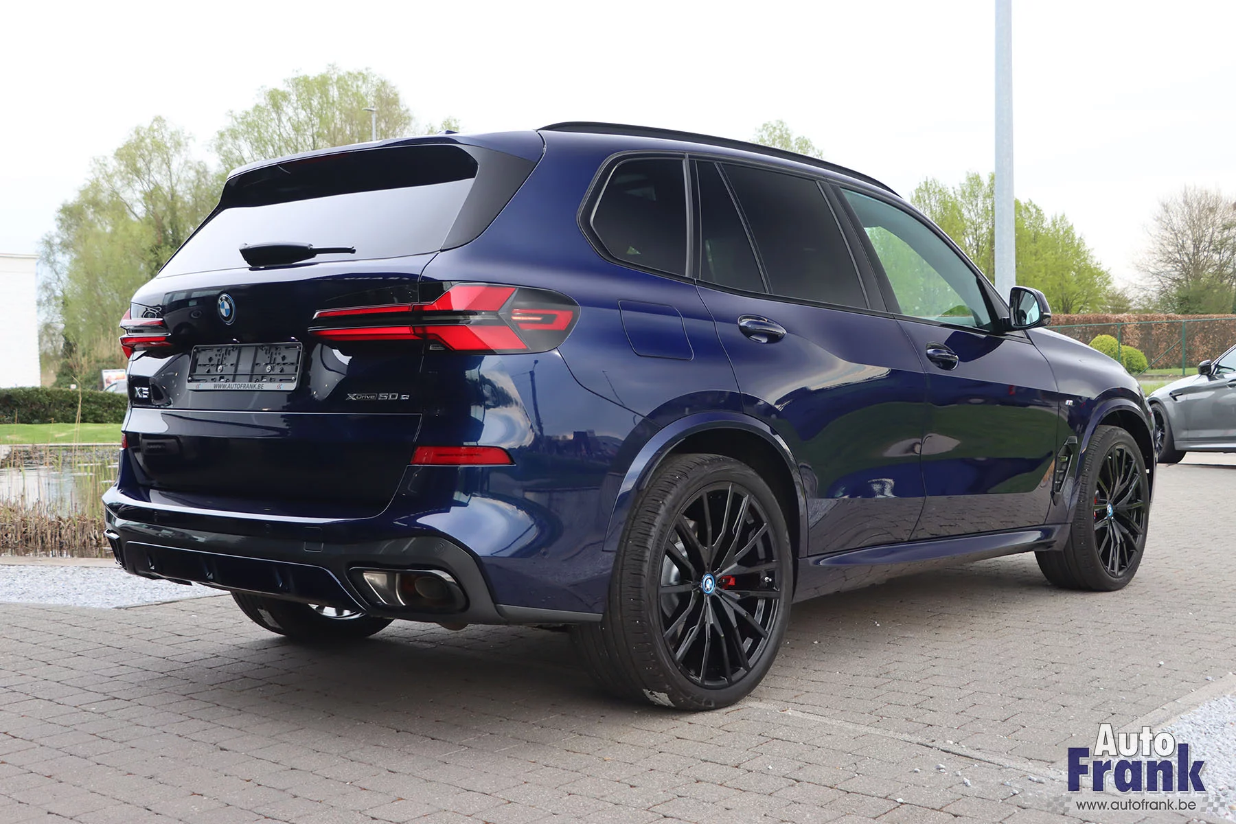 Tanzanite Blue II BMW X5