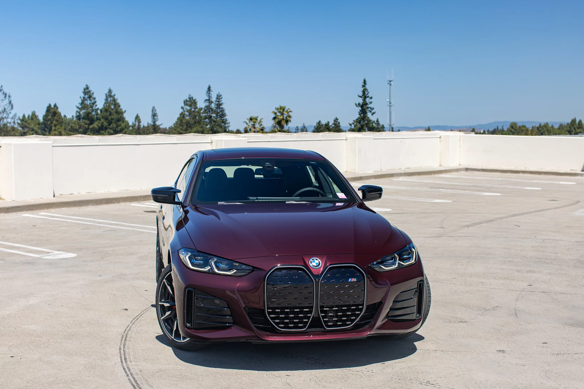 Barbera Red BMW i4